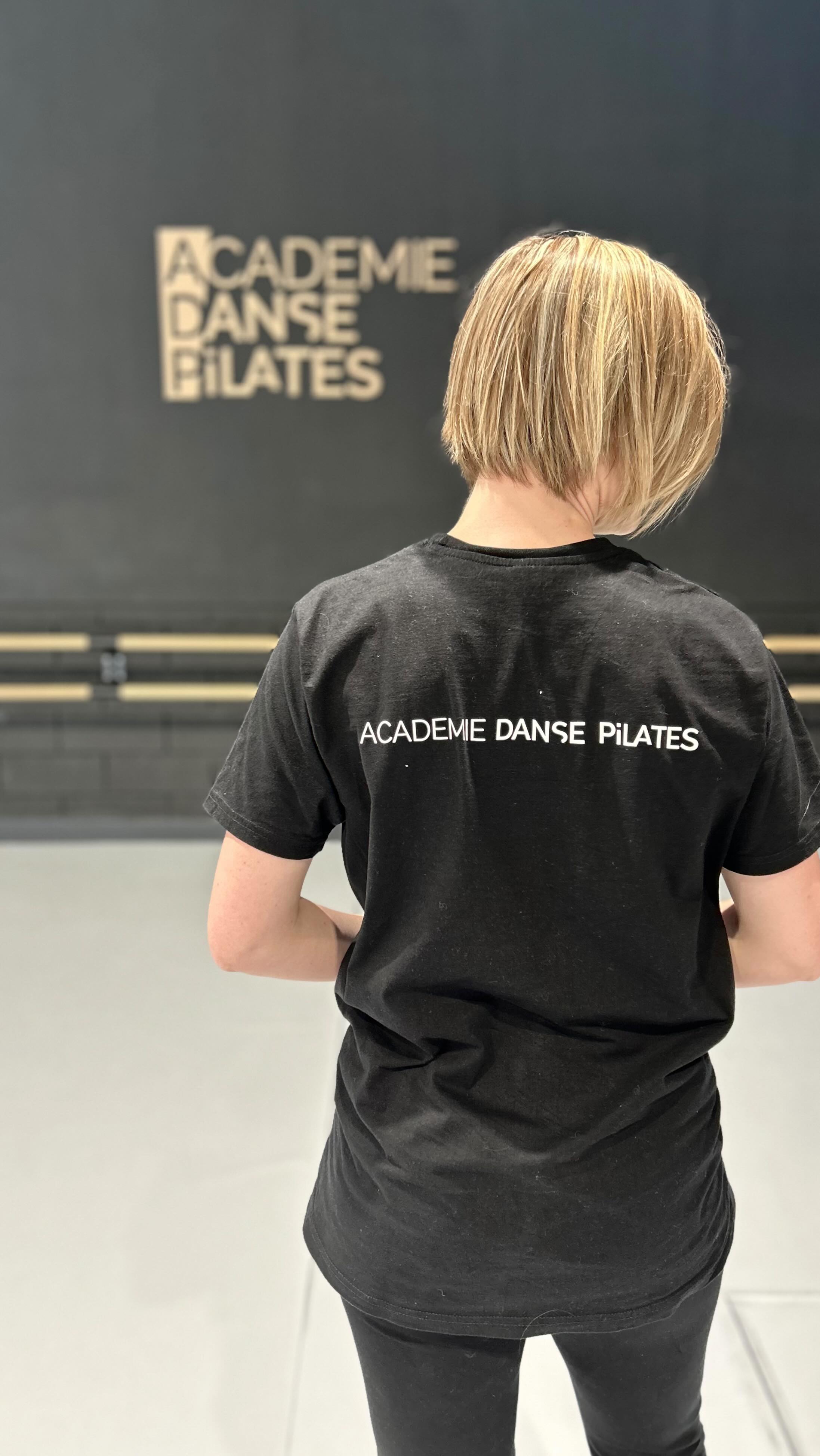 Et sinon on est encore là demain samedi à l’Académie pour celles qui auraient pris l’apéro hier soir 🤣
Bon weekend ✌🏼
.
.
| academiedansepilates fun humour joke friday vendredi apéro girls just wanna have fun |