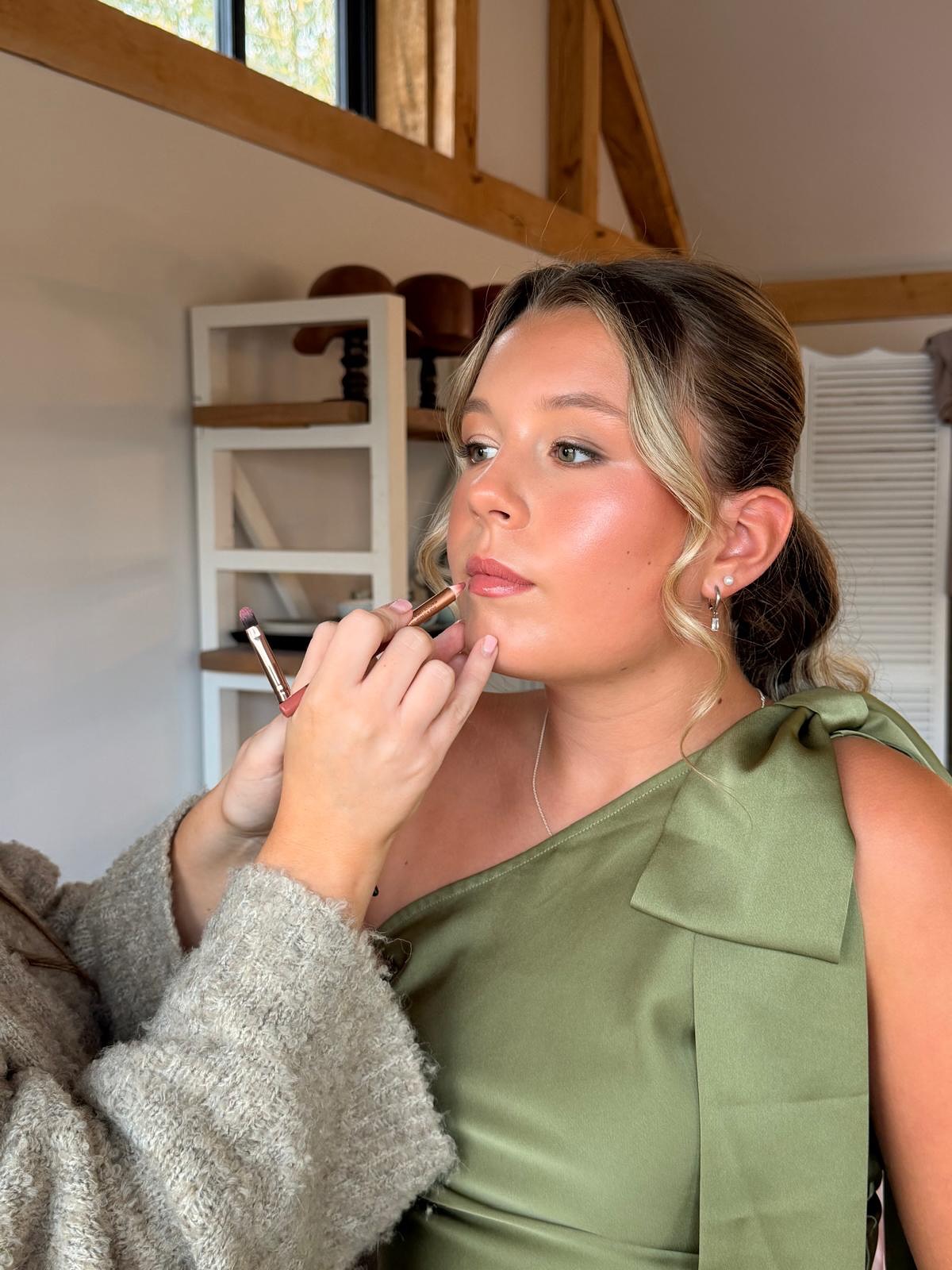 ✨It’s giving soft, glowing dreamy skin✨ I loved creating this bridesmaid makeup and how beautiful is my lovely bridesmaid who is only 12!!!
I loved how much she loves makeup too and it was such a pleasure glamming such a lovely young ladyyyy✨✨
Assisting my fave @luxe_hair_makeup (thank you for also being my personal photographer😂)
It’s important to note that even when we get young bridesmaids that sometimes asks for ‘only a little bit’ of makeup 90% of the time it actually ends up meaning a full face however lightly applied 🤍 However this beautiful bridesmaid was booked in for a full face knowing this is what she loves🥰🥰
Using mostly @charlottetilbury products here to create the most glowy base!!
•Flawless filter shade 4
•Pillow talk highlight wand
•Pillow talk lip liner and lipstick
•Legendary brows in taupe
•Flawless powder shade 1
Hit save for your bridesmaids inspo ehehe✨
Venue: @coolingcastlebarn