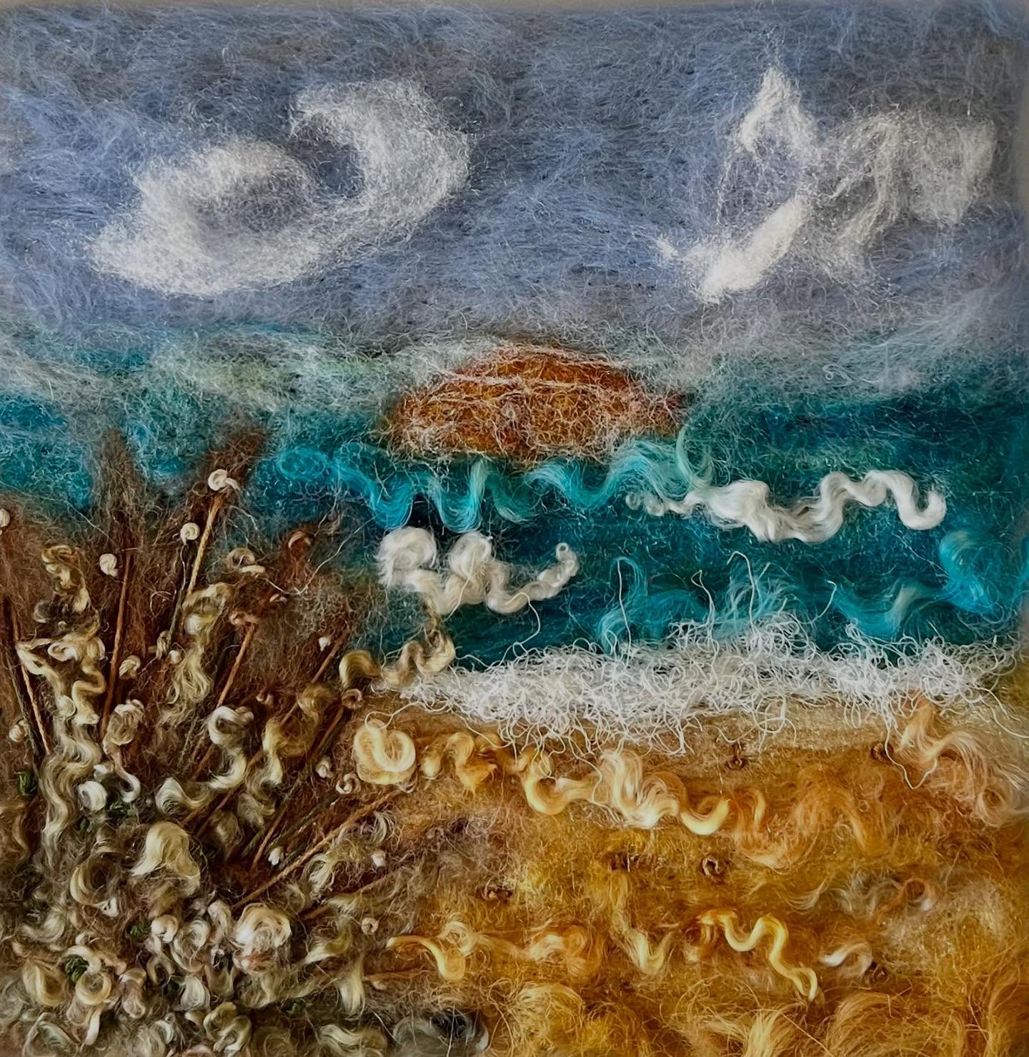 One of my favourite pieces, ‘Coastal Calm’ found a new home over the weekend!! 😊 Thank you to @northamptonshoe and @abingtonmuseum for hosting the @northantsrutlandos Two Places, 12 Artists, Limitless Creativity Exhibition which ended yesterday.
Truly thankful for the opportunity to show my needlefelting to the general public & the support from the other artists. 💕💕💕
#needlefeltingartist #needlefeltedart #needlefeltedpicture #northants #northantsart #northantsrutlandos #artexhibition #happydance #woolartist #woolart #beachscene #oceanart #beachart