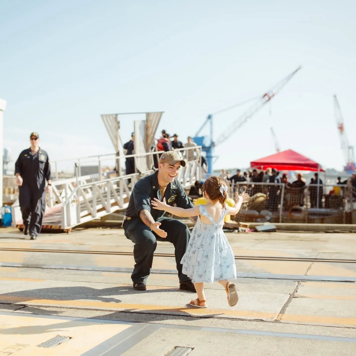 Is there a better feeling? I think not! Their family whole again 🥰
To all who served aboard the Ralph Johnson: welcome home, and thank you. Your sacrifice does not go unnoticed. And to the families who held it down at home — you are the quiet heroes of this story.
Here’s to reunion, resilience, and the beauty of homecomings! ❤️💙
.
.
.
#militaryfamily #militaryhomecoming #ddg #yokosukaphotographer #pensacolamilitaryphotographer #militaryfamily #militaryspousemoments #beautifully #milspousemag