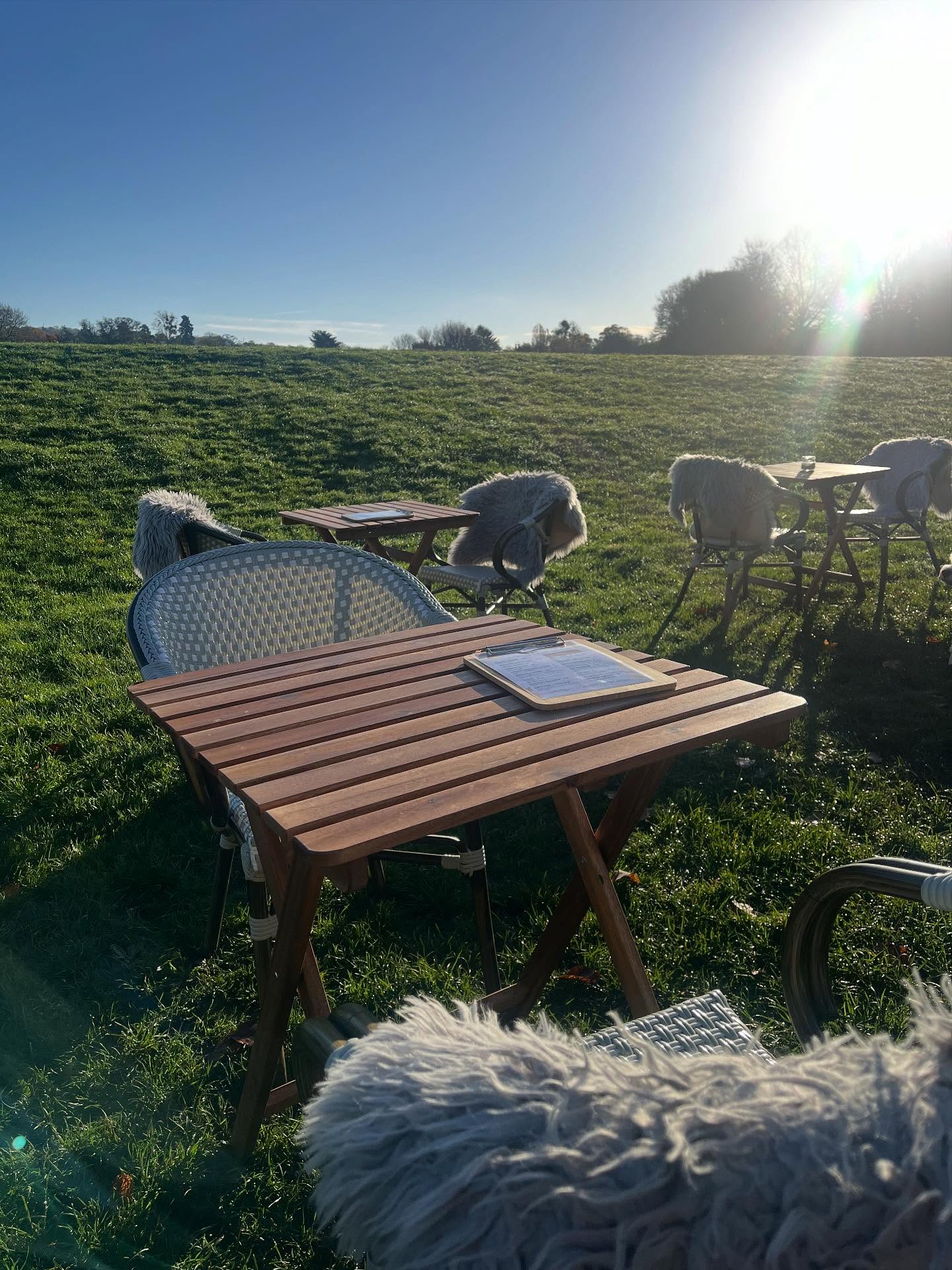 Nothing but views and sunshine this morning! 🌞🌱
#themeadowcafe #themeadowcafechelt #outsideseating #cafe #outdoors #views #greenspace #cheltenham #cheltenhamfood #cosyseating #cosyvibes #sunshine #autumnsun #cheltenhamcafe