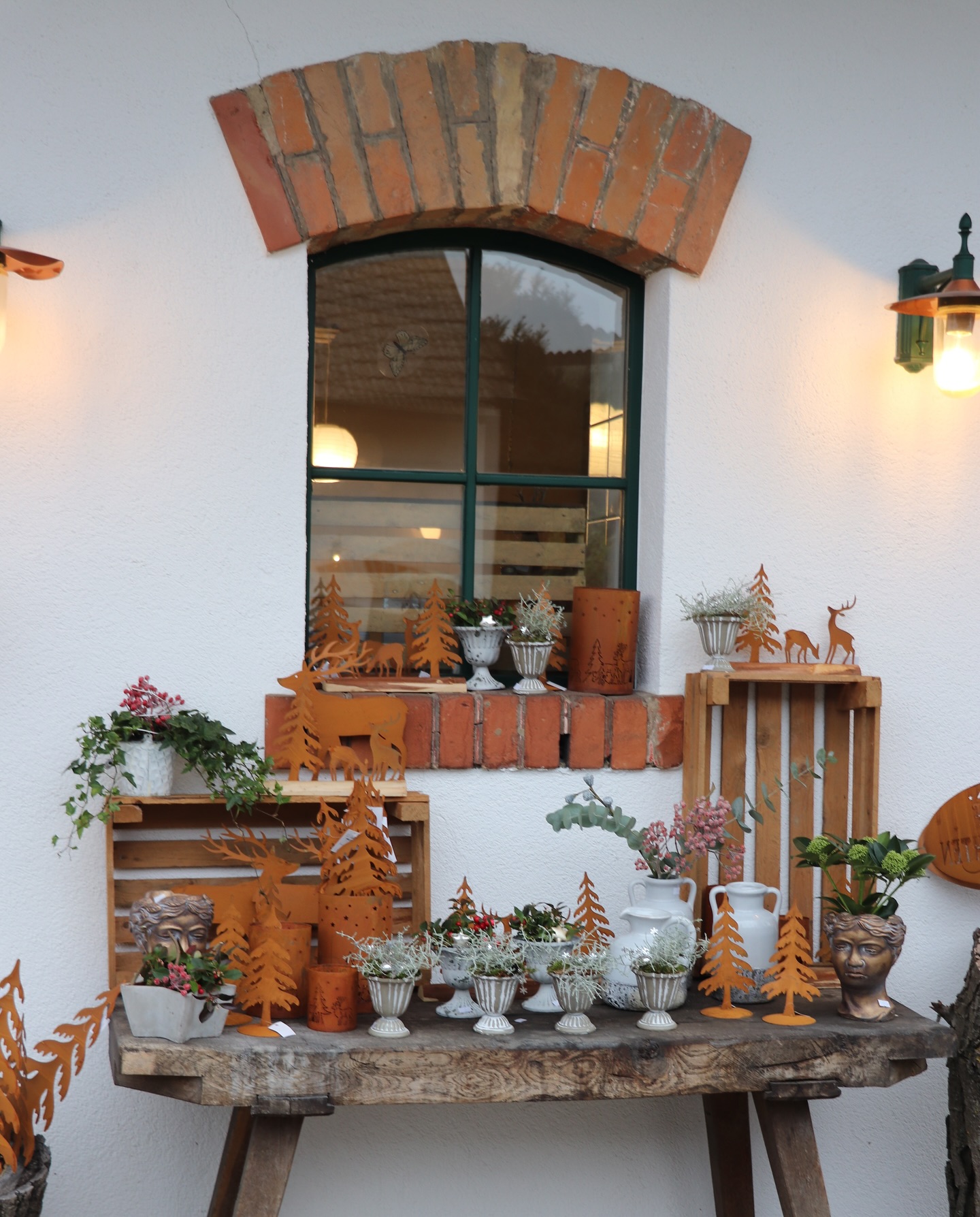 Auf vielfachen Wunsch öffnen wir heuer doch noch einmal unsere Tore für ein Adventwochenende:
✨ 28.-30. November 2025, von 13:00 - 18:00 Uhr
Euch erwartet:
- Eine kleine, feine Auswahl an Beerenpbstspezialitäten und Dekorationsartikeln
- Unsere gemütliche Punschhütte
- Feuerzangenbowle über offenem Feuer
Diesmal bei: Adventkranz-Workshop mit Andrea Prenner-Sigmund (weitere Infos und Anmeldung auf der Website) 🌲
Alle Infos gibts auf prenner.at/aktuelles
Wir freuen uns auf euren Besuch!
#prennerbeerenkultur #marchfeld #advent #adventmarkt #adventkranz