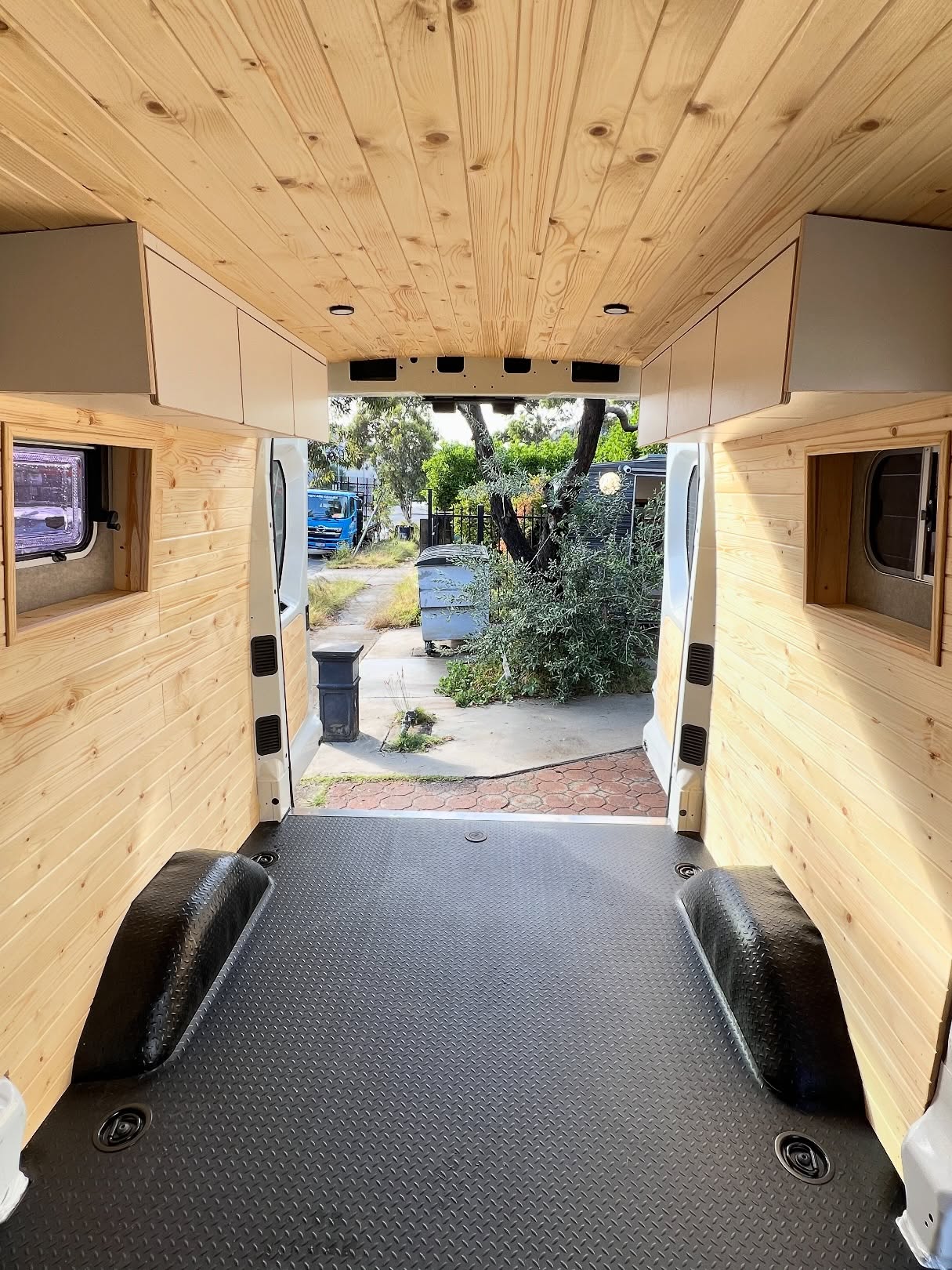 WIP
Insulation
Walls
Window
Head cabinets
Electric
And more 🪜