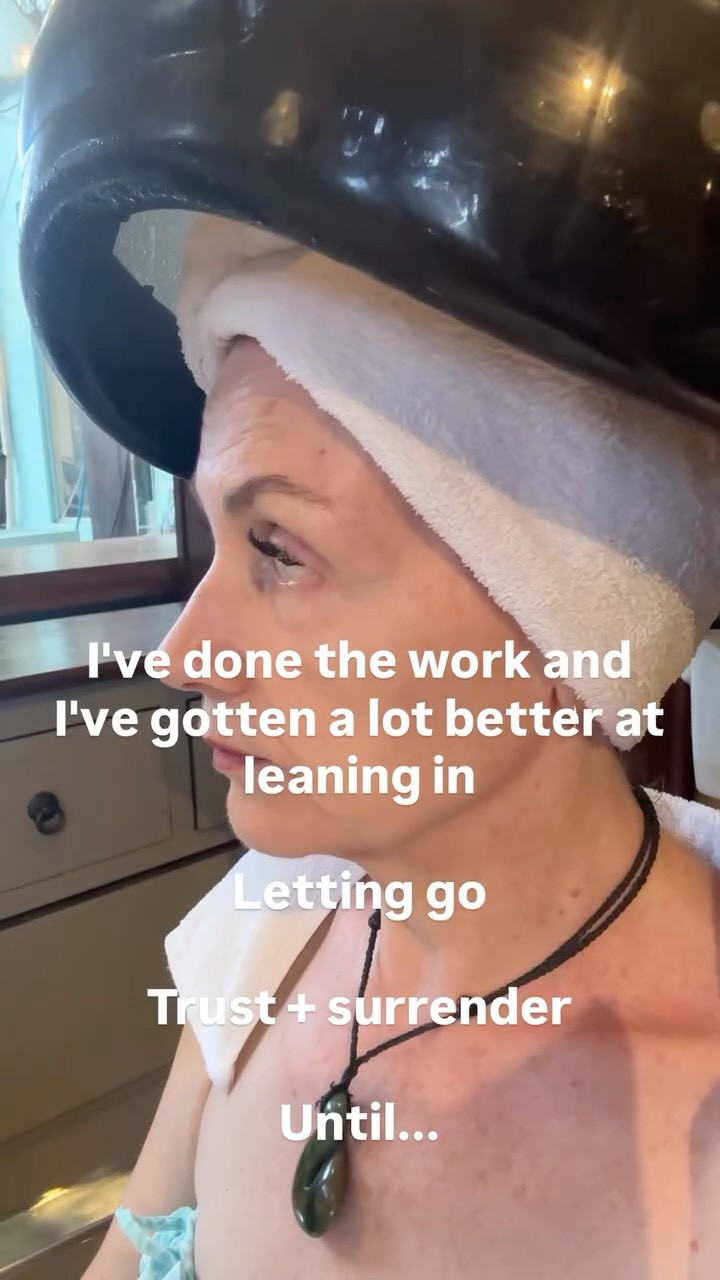 Here's me, an ex-control freak, challenging myself to resist the urge to scream 'no brush near my hair'๐ซ
(Curly hair = no brush, comb or hairdryer)
Growth is not always 'go hard or go home'๐
It can be low-risk like a small grip you have on something.
So go on, what can you let go of?