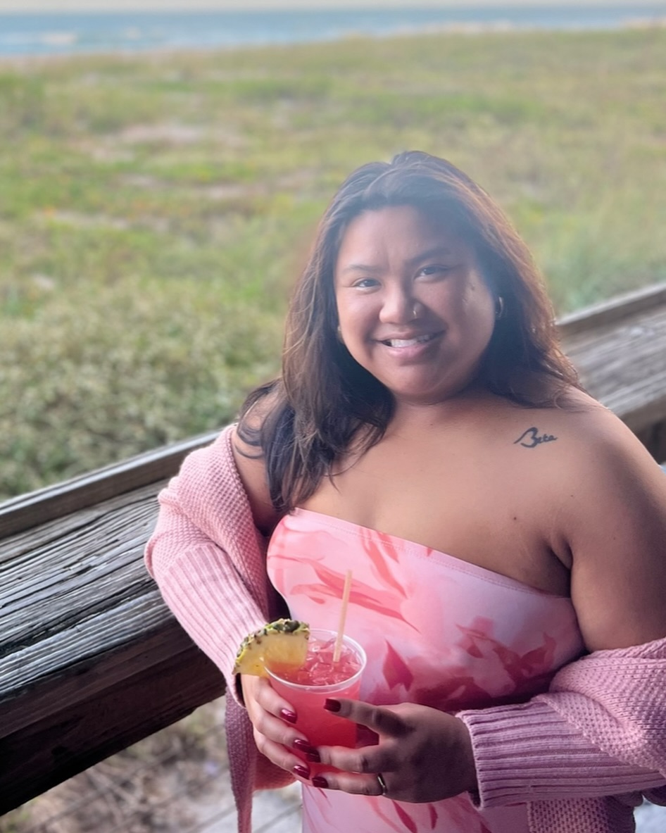 Cruise glow perfection 🛥️ 🌺☀️
My beautiful client sent me this stunning photo from her vacation. That radiant Sonoran Glow tan held up beautifully against the ocean breeze! 💛
📍Custom spray tan by Sonoran Glow Sunless Tans
#sonoranglowsunlesstans #vacationglow #spraytanlove #tanned #cruiseready