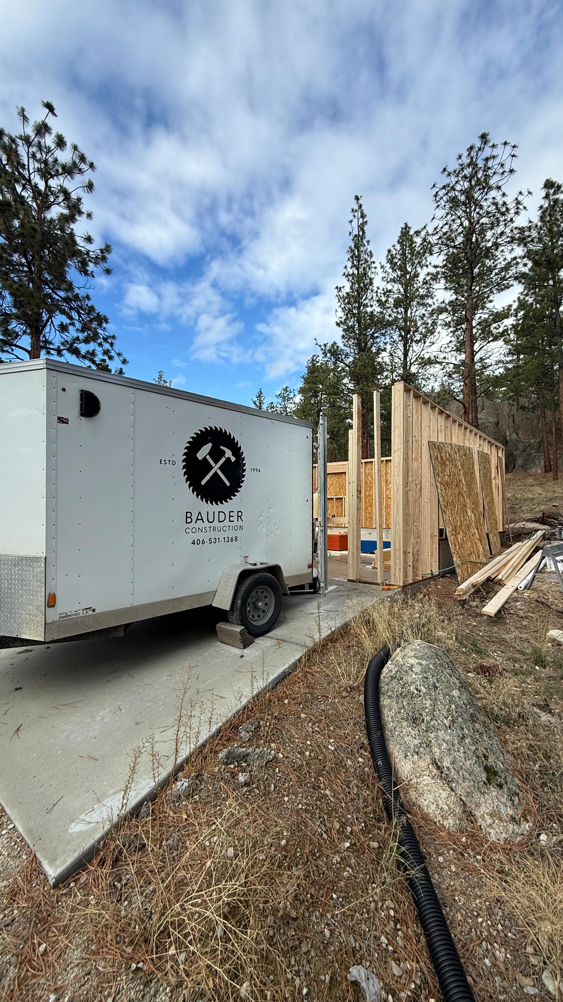 All in a days work! 🛠️
With a busy week ahead, we had one day to get this project all framed up. The crew got it done, and even made it home in time for dinner! Happy Monday!