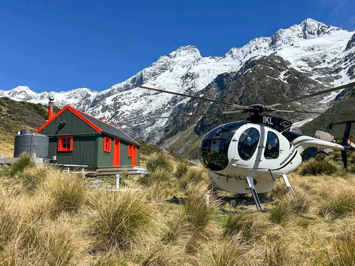 Office views don't get better than this! A magic day supporting the crew from @docgovtnz around the Aoraki/Mt Cook National Park. We love working alongside the people who protect our backyard!
#Aoraki #conservation #mackenziehelicopters