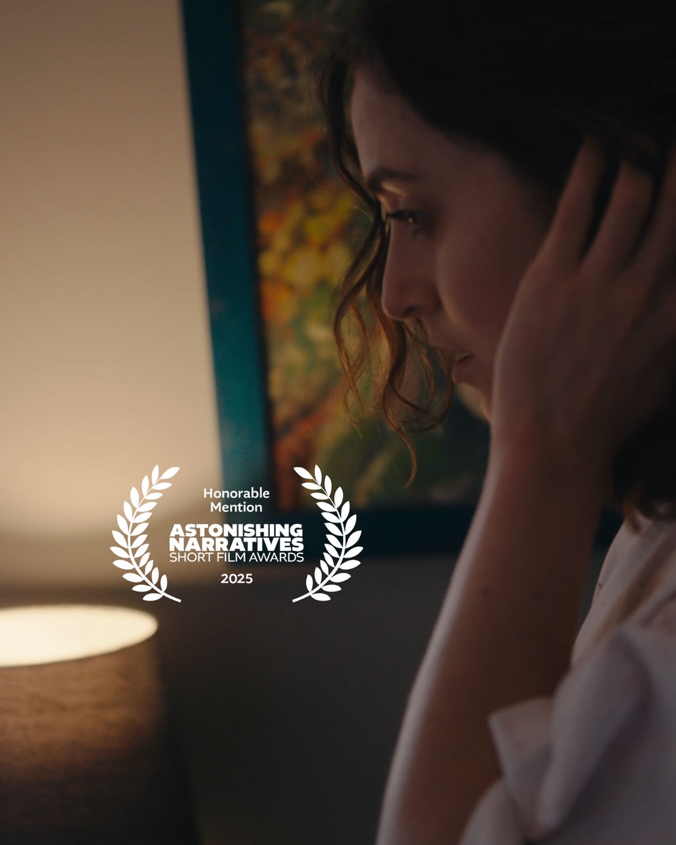 Weโre excited to share that weโve received an Honourable Mention from @astonishingnarratives! ๐
Thank you so much for recognising our film! ๐ฉต
๐ Writer - @e_kurtolli
๐ฌ Director - @harvey_albury_films
๐ฉ๐ผโ๐ป Producer - @erinsianthomas
๐ฅ DP - @maddiefilmsthings
๐ฅ 1st AC - @aidanvindfilms
๐จ๐ผโ๐ป Editor - @_elliotto_
๐ผ Head of Sound & Composer - @media_by_callum
๐ง Post-Sound - @d.lloyd.media
๐ญ @georgiemcguigan, Elliott Pugh, @papillonclair & @itsnickyfishwick
.
#matrescence #matrescencefilm #shortfilm #indiefilm #studentfilm #honourablemention #filmfestival #emergingfilmmakers