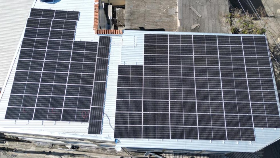 Usina de investimento no coração de Vitória, um projeto que une tecnologia, sustentabilidade e rentabilidade.
Aqui, cada painel representa energia limpa transformada em oportunidade real de lucro.
☀️ Investir em energia solar é investir no futuro!
#energiaquerende #usinadeinvestimento #vitoriaes #energiasolar #sustentabilidade #inovacao