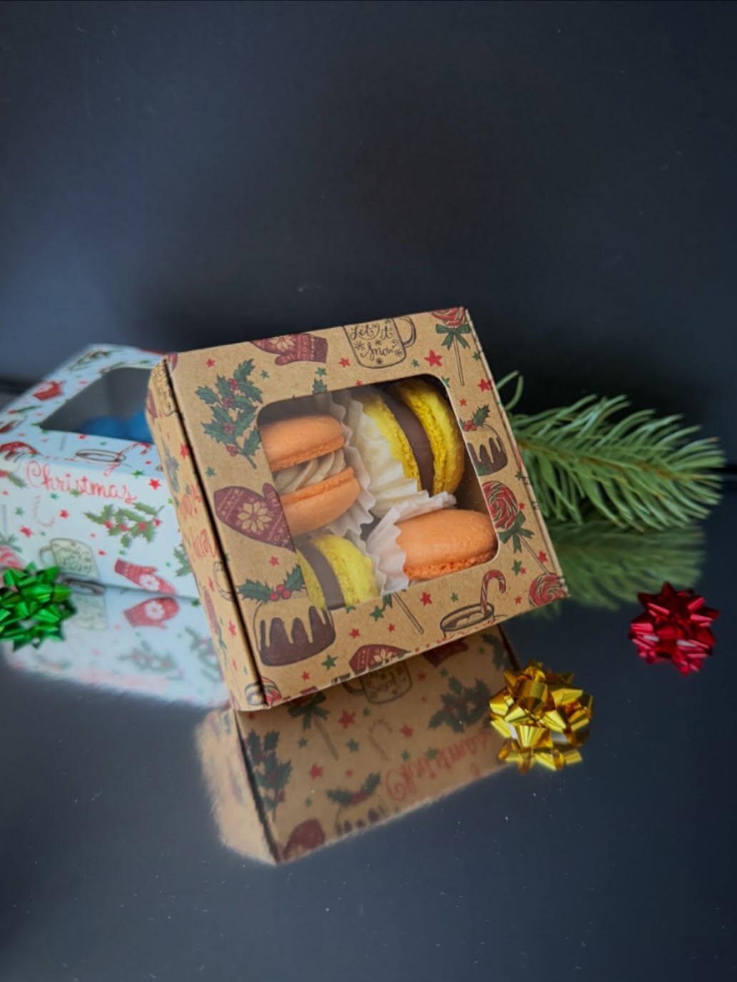 Our mini boxes are making a come back for the festive season! ❄️ Popular for children, stocking fillers and Secret Santas! 4 mini macarons in flavours of your choice, in a cute little box with Christmas themed print, £7 each.
Numbers are limited, so place your orders early 🫶
#macarons #gifting #christmasgiftideas #kidsxmas #secretsanta #secretsantagift #cuteandsweet #yesplease #treatsomeone #treatyourself #boxmoor #bovingdon #apsley #hemel #smallbusiness #shoplocal #makeadifference