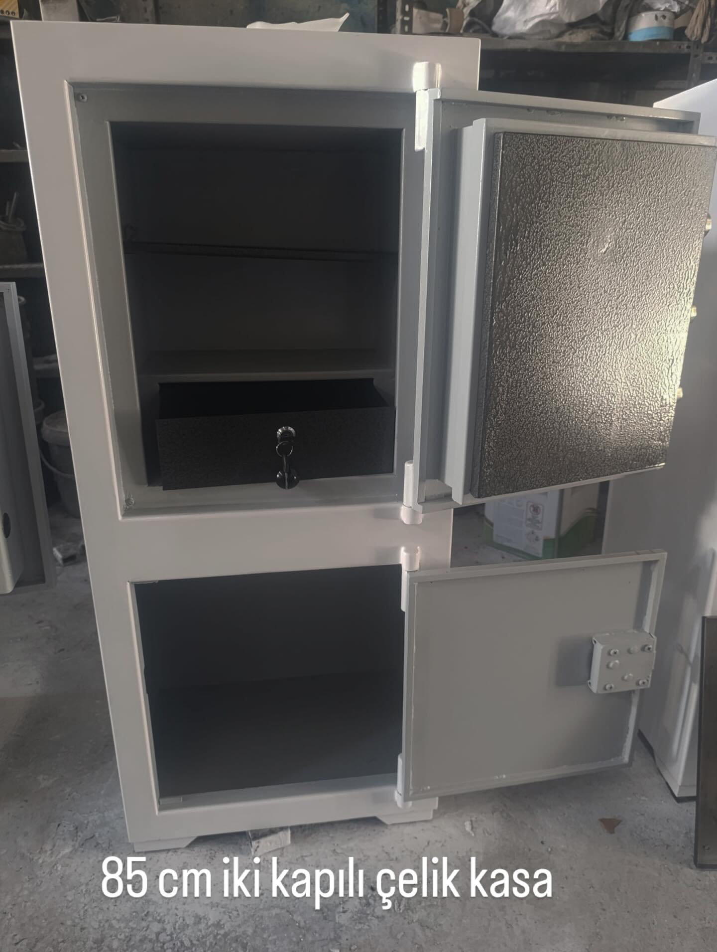 “Güven Kadar Değerli Bir Şey Var mı?”
Açıklama:
Evde altın, nakit, tapu, silah, ziynet… Bunları “dolapta” saklamak mı?
Yıllarca çalış, biriktir; sonra kaderine bırak?
Çift Güvenlikli Çelik Kasa ile kontrol sende olsun.
✅ Mekanik Kilit
✅ Ekstra Anahtar Koruma
✅ Yangın ve Darbe Dayanımlı
✅ Çift Bölmeli Tasarım
✅ 100% Çelik Gövde
✅ Depreme dayanıklı
✅ Özel işçilik
Bugün al, yarın içindeki değerlerin keyfini gönül rahatlığıyla yaşa.
Fiyat & teslimat için DM
📦 Kapıya kadar teslim
🔐 Kurulum desteği
#çelikkasa #kasasatışı #evgüvenliği #işyerigüvenliği #kasamodeli #gaziantepkasa #kasasistemi#keşfet#kasa