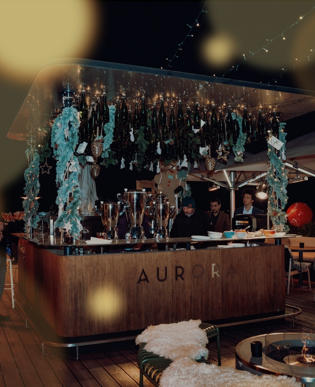 Only 3 days left!
The wait is almost over – our cozy Mulled Wine Hut opens on November 15!
✨ Experience magical Christmas vibes high above the city rooftops.
🥪 Enjoy our delicious raclette rolls and warm up with a hot punch or Glüh-Gin.
Join us and dive into a winter wonderland – we can’t wait to celebrate this special season with you!
#ChristmasVibes #FestiveSeason #CityViews #punschzeit