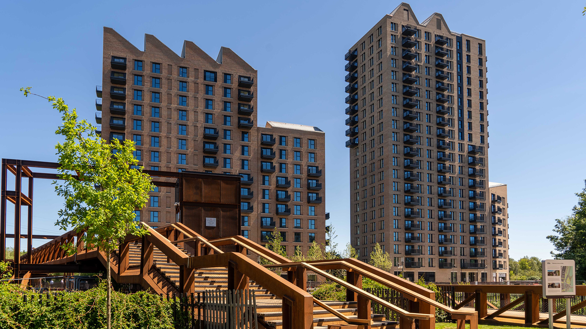 Hale Wharf in Tottenham Hale has been awarded 'Best Regeneration Initiative' at the Housebuilder Awards. This transformation turned a brownfield into a vibrant, connected community with 505 new homes—including 191 affordable—and beautiful public spaces. Well done to everyone involved!