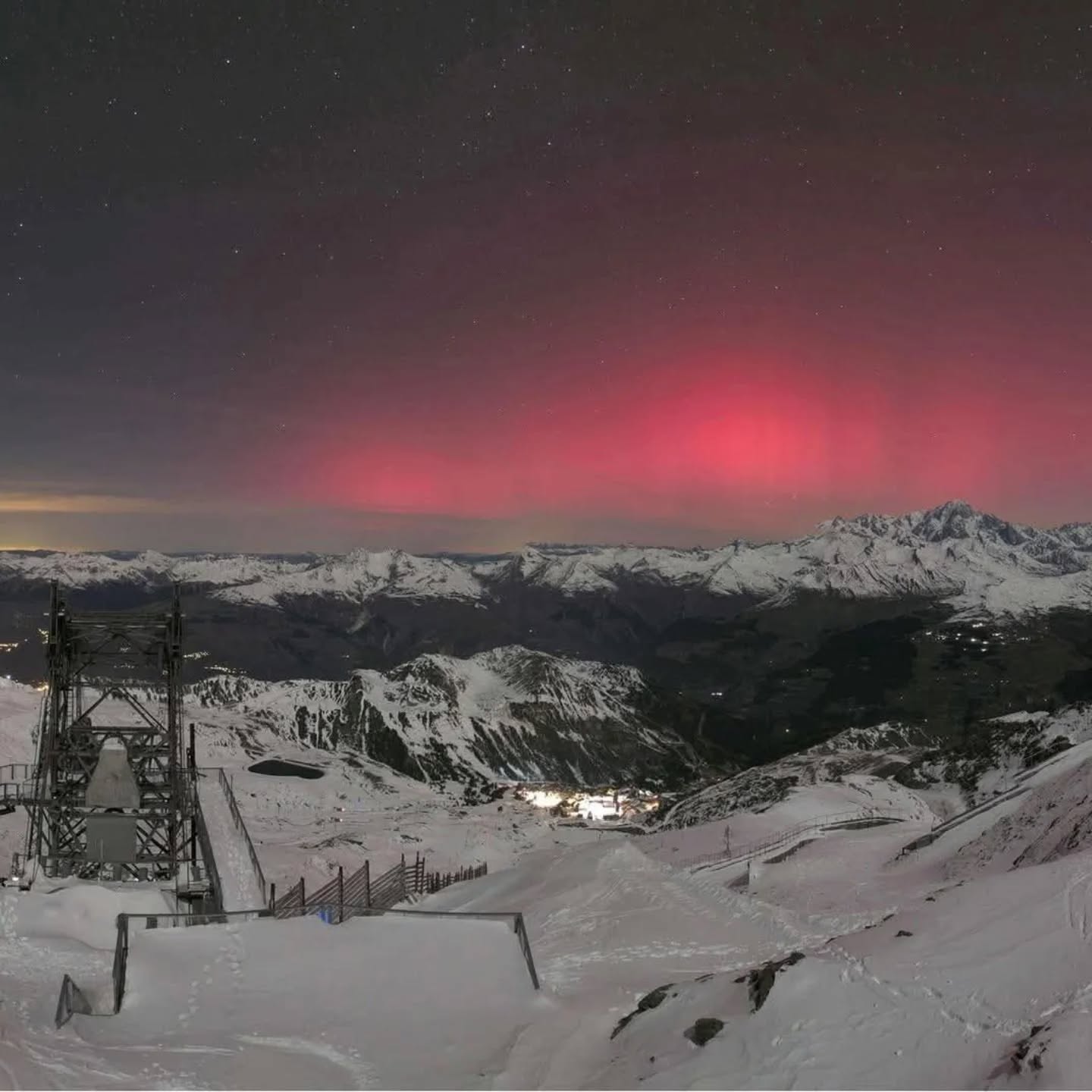 #auroraborealis from the top of the #aiguillerouge #lesarcs #paradiski