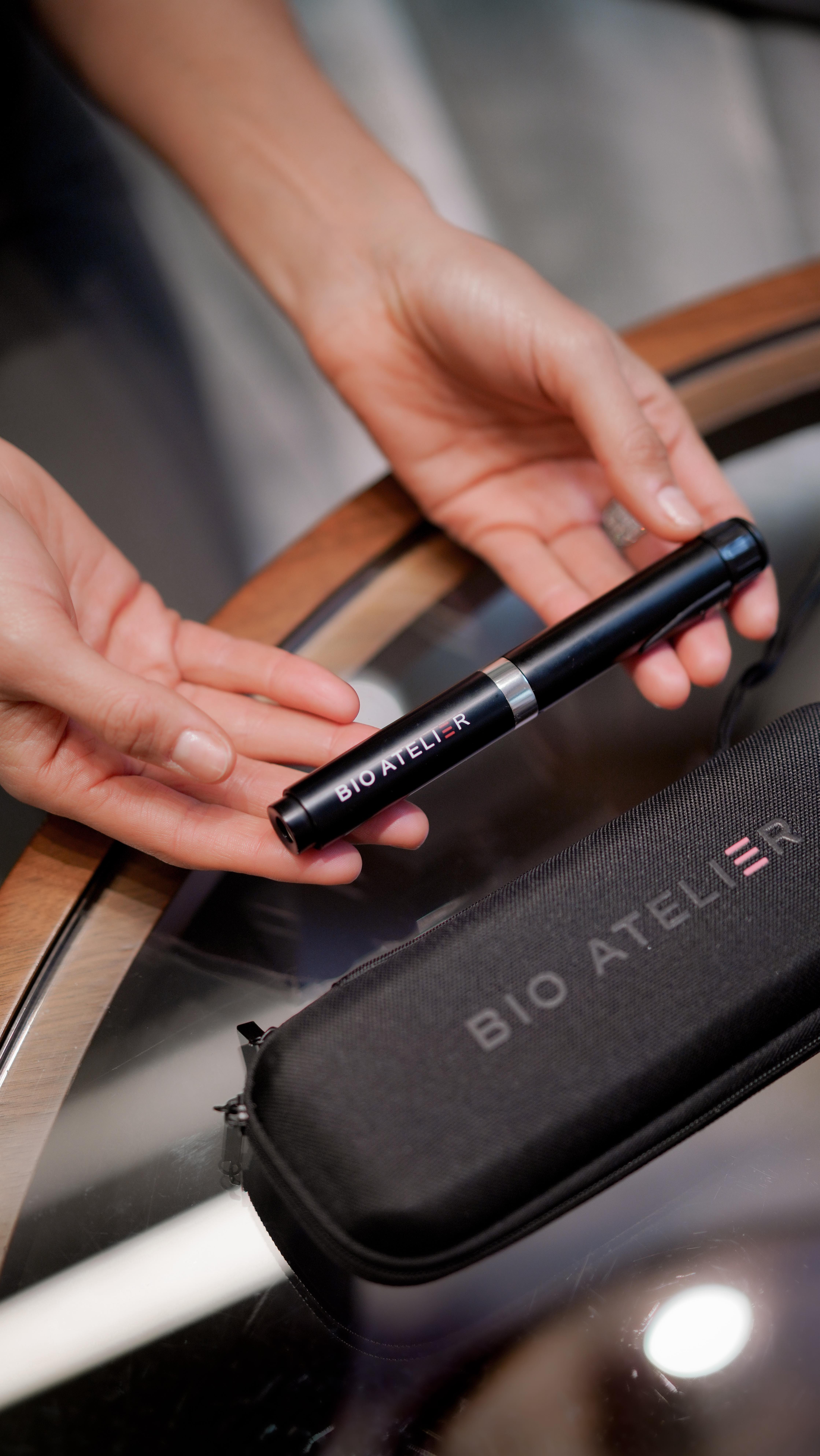 Sitting down at @lanserhof_arts_club with @mailareeves to discuss her NAD+ longevity supplement brand called @bioatelierofficial
Why I choose Bio Atelier @bioatelierofficial:
1. It fuels my cells: Supporting energy, focus & metabolism by targeting cellular vitality.  ✨
2. Premium purity: crafted to pharmaceutical grade (EU-GMP), zero fillers, transparent batch testing.  🧬
3. Longevity boost: designed to assist repair, clarity and sustained performance at the root level.  🔄
Have you heard about NAD+? Please let me know your thoughts in the comments below and let’s keep the conversation going! @kimreartedesantiago
📸: @kohnobe
📍: Lanserhof, London, U.K.