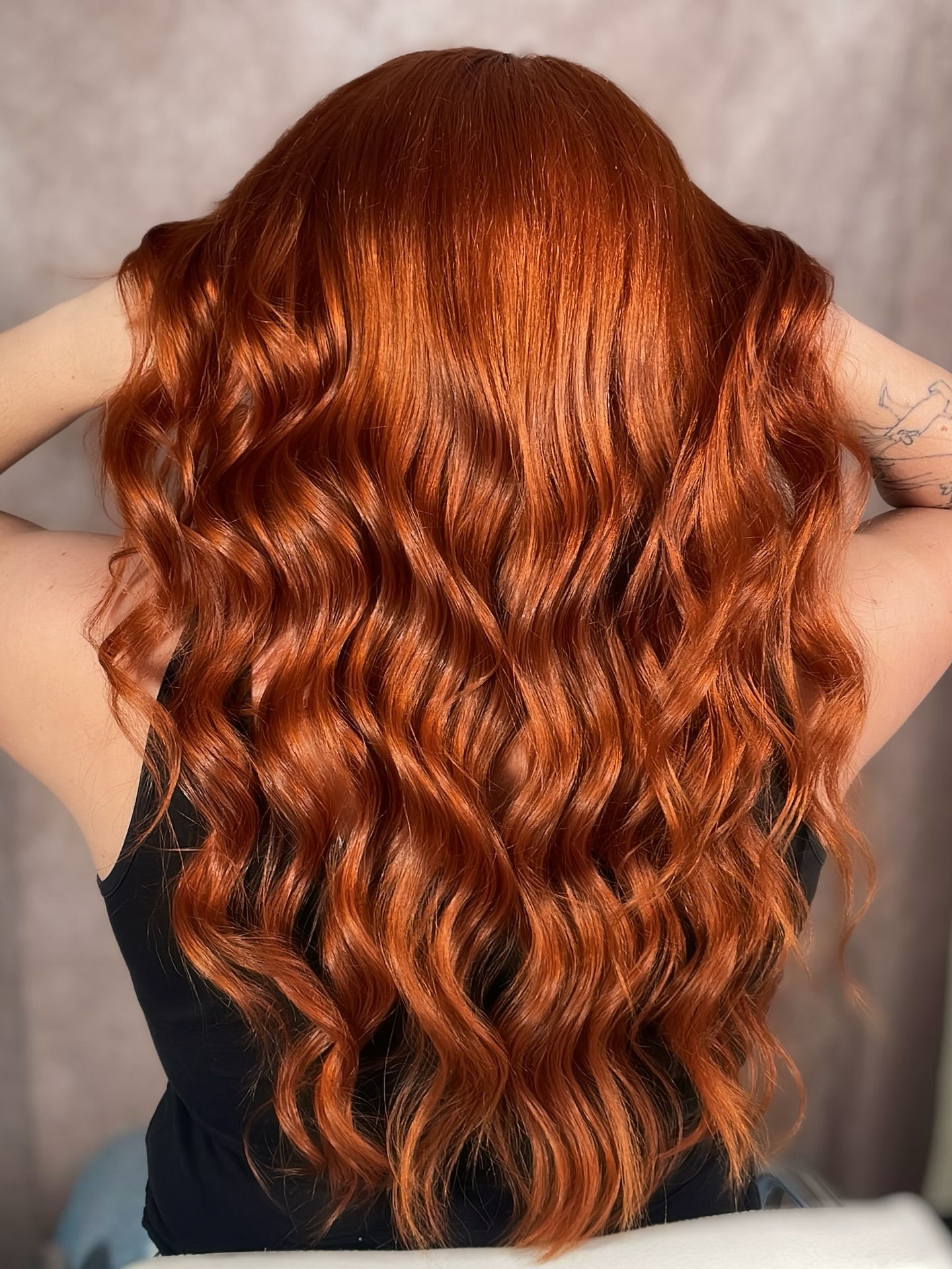 These waves are on fire 🔥✨
#redhead #gingerhair #beachwaveshairstyle