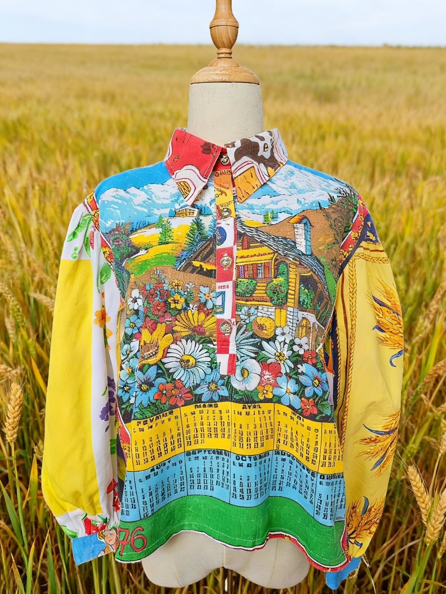 I’ve always loved upcycled tea towel shirts and dresses on Instagram and Pinterest — but they’re always from the US, Europe or Australia! 🌾 I’ve tried hunting for vintage tea towels in Singapore but they’re so hard to find (and importing from Etsy costs a small fortune 😅).
So when I spotted this baby in a local vintage shop, I *grabbed* her for my collection — and now I’m letting her go to a new home 💛
A one-of-a-kind vintage treasure made from old tea towels and full of charm — a sweet farmhouse in front, horses and a watchful pup on the back, and little flower buttons down the placket 🌸
She features:
✨ Authentic vintage piece
🌼 Upcycled from 1976–1985 tea towels
💛 Relaxed, easy silhouette
🌸 Flower buttons
🌤️ Soft, lightweight cotton
Available on the website.
#makennafinds #vintageblouse #teatowelshirt #upcycledstyle #slowfashionlove #vintagevibes #oneofakind #colourandjoy