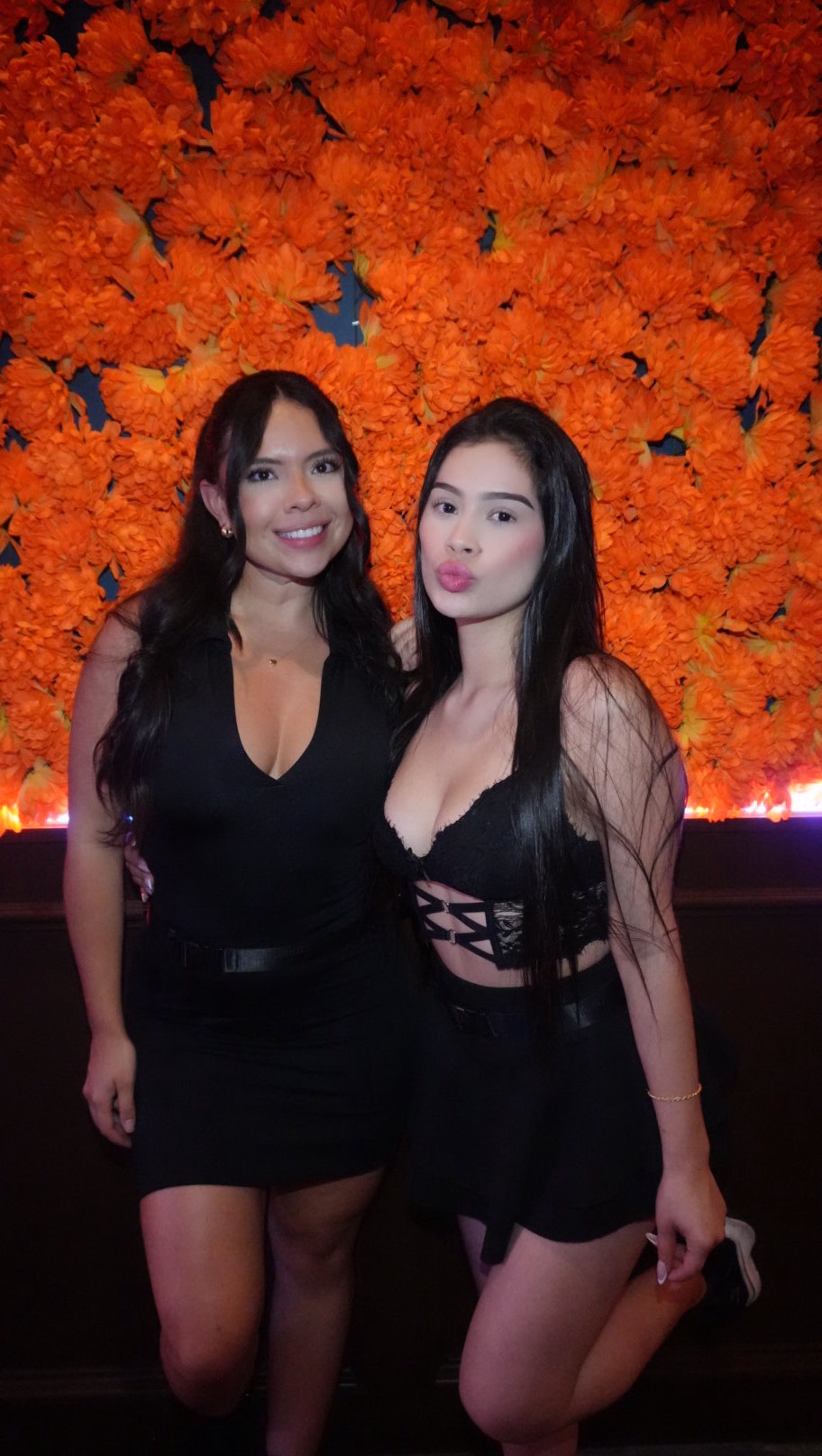 The only red light therapy you need. ❤️🔥
Bottle Service. Link in BIO 🍾
#latin #latinmusic #bar #planotx #saturday #nightlife