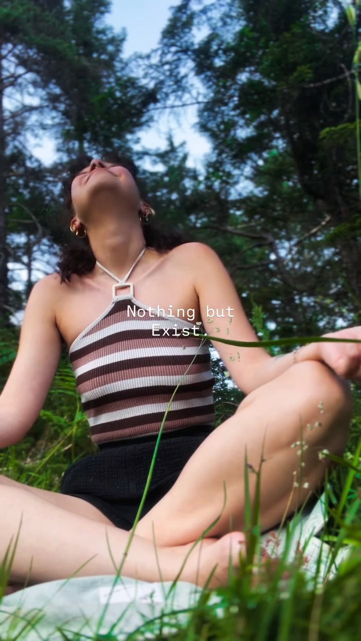 In love with those Summer days 🌞
Ich hoffe, du genießt den Sommer genauso ✨
Wenn du den Vibe vom Sommer noch gerne mitnehmen magst, du dir nachhaltige Veränderung in deinem Leben wünschst und du schon lange in einen meiner Körper orientierten & nervensystemfreundlichen 1:1 Räume kommen wolltest : mein 1:1 Summer Deal gilt noch bis Ende August 🌞😘
Don‘t miss it ❤️🔥
Link & Infos in Bio oder kommentiere mit SUN und ich schick dir alle Infos direkt zu 🫶🏻
All the love, E 🫀
NERVENSYSTEM GESUNDHEIT
PRÄSENZ
MENTAL HEALTH
HIGH SENSITIVE
#embodiment#nervensystemheilung#emotionalrelease#achtsamkeit#feelittohealit#körperarbeit#mentalegesundheit#nervensystemstärken#nervensystemregulation#hochsensibel