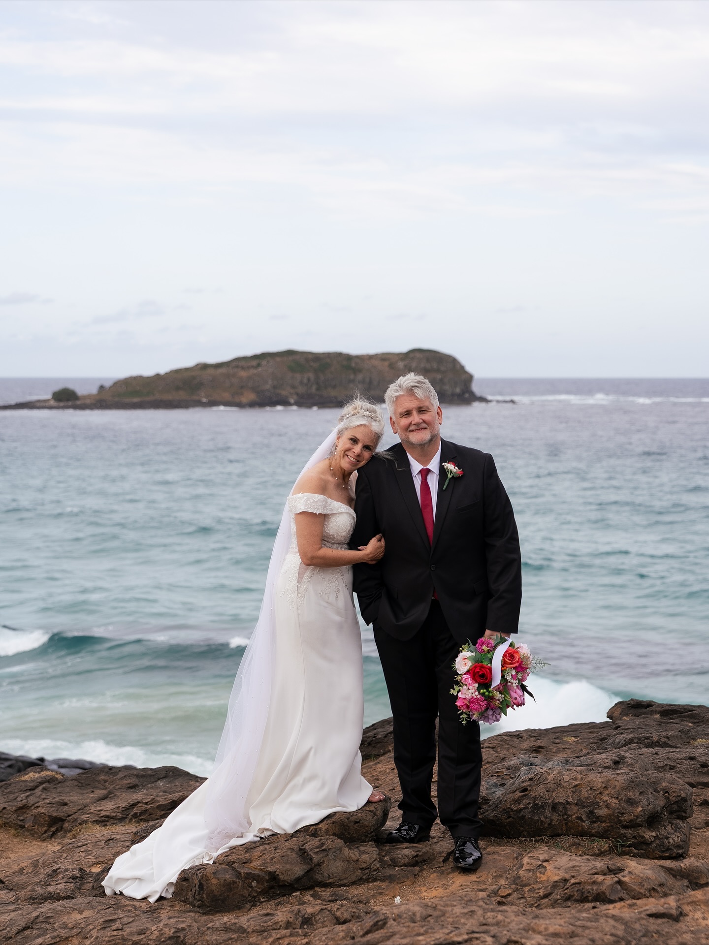 Congratulations Mr. & Mrs Lopez ✨
Surrounded by their closest friends and family at Ancora, Tweed heads. Penny & James tied the knot!
After plenty of adventures around the world, it was time to propose! So high above New York City at the top of the Empire State Building, James asked Penny to be his forever.
Now, life at home is filled with love, laughter, and the occasional meow from their three cats — Monty, Miguel, and Mocha. 💍🐾❤️
Congratulations to you both on such an amazing day! 😘😘 Thank you for having me as your celebrant!
Photographer @figtreepictures
Bride @pennylop1
Music @weddingbysamir
Venue @ancoraweddings
@tweedcoastweddings
Celebrant @marriedbytash
#TweedCoastWeddings
#TweedCoastCelebrant
#NorthernNSWWeddings
#ByronBayCelebrant #GoldCoastCelebrant
#CoastalWeddingsAU
#ModernCelebrant
#LoveOnTheTweed
#WeddingCelebrantAustralia
#tweedheadswedding
#marriedbytash
#married