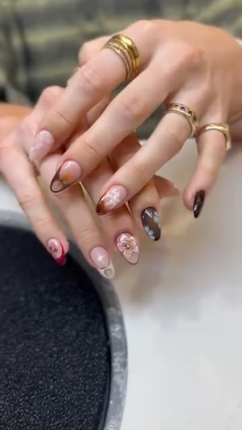 @cattcity bringing the vision 💭✨
This mix-and-match set is serving custom chaos with intention — tortie tips, soft pinks, delicate 3D florals, stars, chains and hand-drawn detail… all wrapped into one perfectly balanced set.
Your nails should never be boring.
#BondiNails #CustomNailDesign #MixedMani #TortoiseshellNails #3DNailArt #HandPaintedNails #ArtOnNails #BondiCreatives #NailTrendsetter #CattCityNails #beautypavillion #bondi