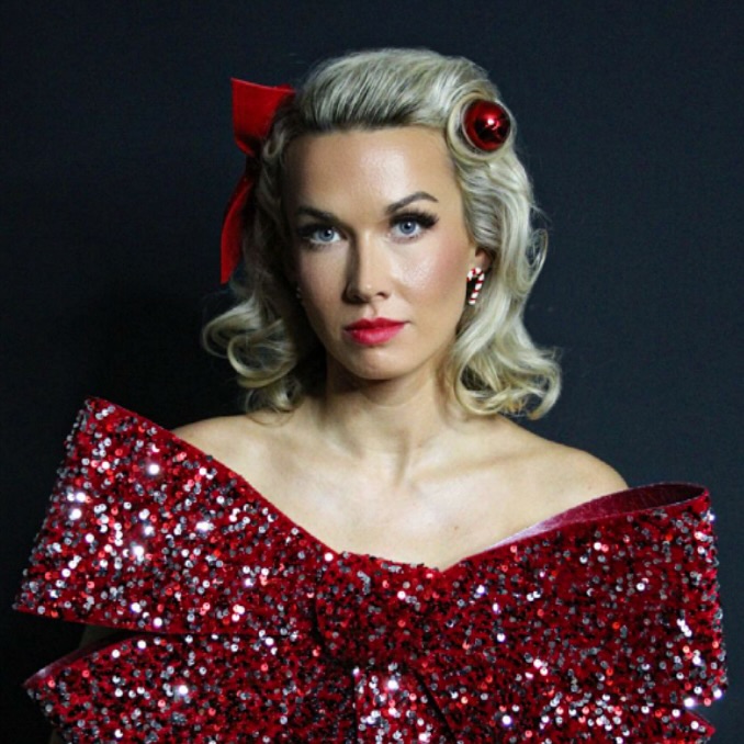 Itโs beginning to look a lot like Christmas ๐๐
The countdown to Christmas hair is ON ๐
Styling by Renaissance Artistic Team
Skin prep by @quintonclinic
Model @cydneymartin
๐ 24 Tacket Street, IP41BA
.
#christmascountdown #christmashair #christmasmagic #blondehair #blondehairinspo #ipswichhairsalon #suffolkhairsalon #salonsuppliescover
Products used;
Wella Blondor
Wella Colour Touch
Milkshake
Colour WOW