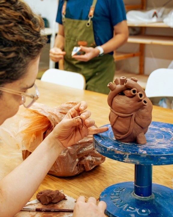 ❤️ Heart of Clay ❤️
Our member artist Maria Jaramillo is literally sculpting from the heart. Bringing anatomy and clay together.
At MIY Studio, we love seeing artists of all levels dive into their craft, experiment fearlessly, and share inspiration with our creative community. From sculpting hearts to throwing pots, this is where imagination takes form (and sometimes beats a little louder 💓).
#MIYStudio #ClayArt #CeramicSculpture #ArtistsAtWork #PotteryCommunity #HandbuiltWithHeart #ArtStudioVibes #ClayLove