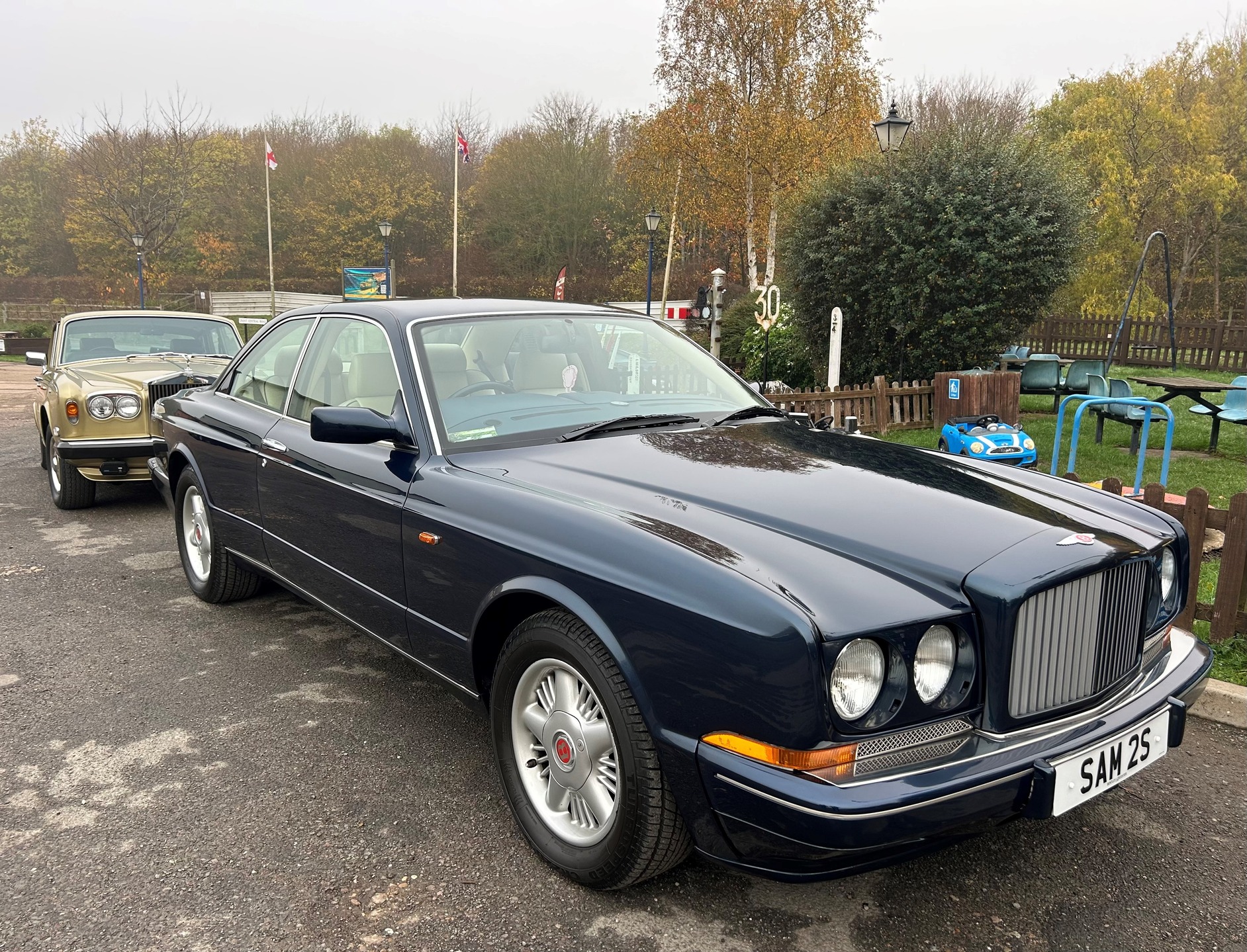 Remembrance Sunday at Ruddington saw a trinity of 90s Bentley Continentals :- our Continental ‘R’, a Continental ‘T’ (the sportier one) and the very rare ‘SC’ (Continental Sedanca) - only 73 were produced in total, with only 31 being right-hand drive!
We love our cars!
#lentonlimousines
#nottinghamtransportheritagecentre