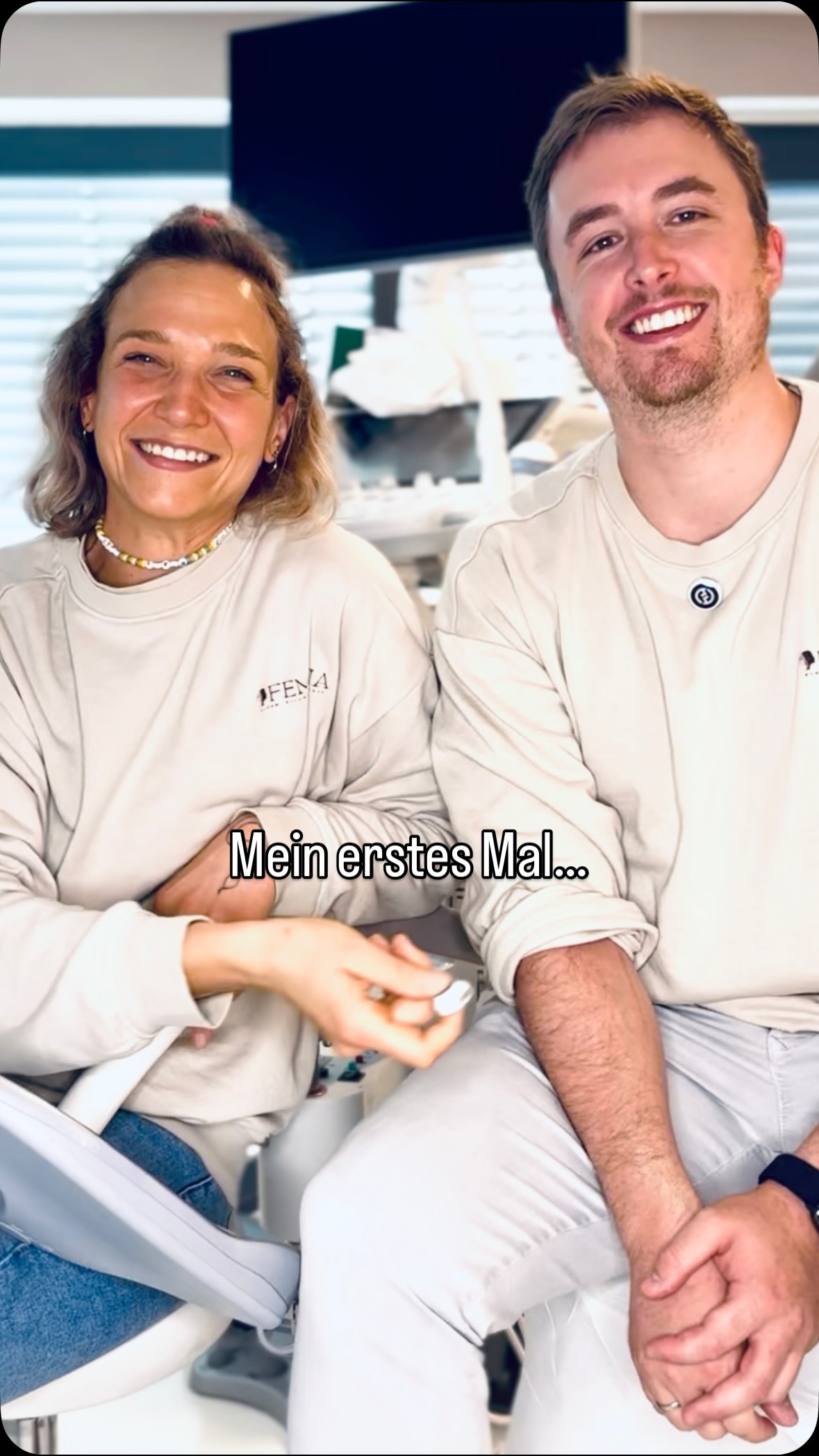 Mein erstes Mal spreche ich offen über Regelschmerzen, weil wir endlich aufhören sollten, sie einfach auszuhalten. 🤎