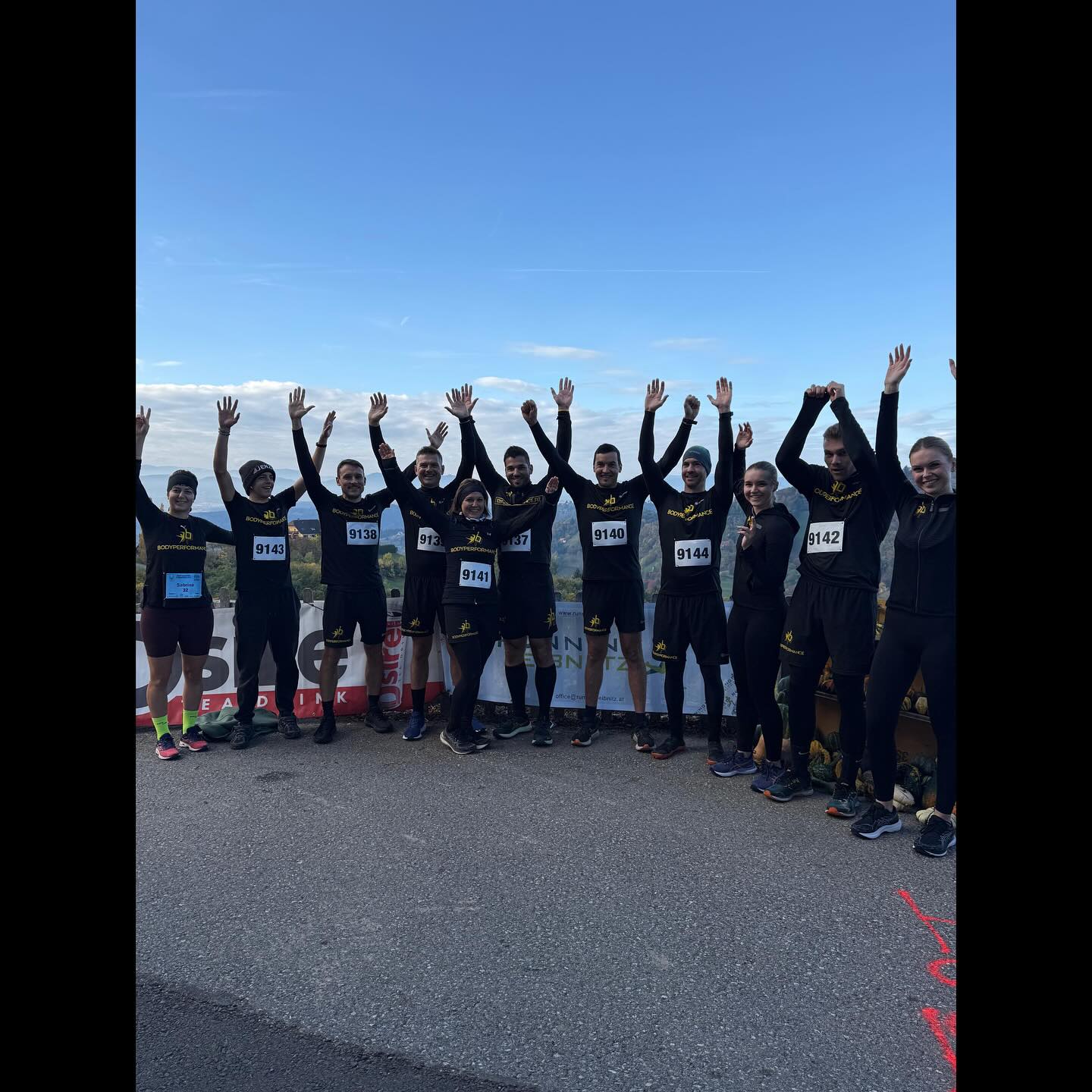 Ein kleiner Rückblick auf unseren ersten südsteirischen Terrassenlauf!🙌
Ein starkes Team, volle Motivation und ganz viel Herz für unsere schöne Steiermark! 💚🏃♀️
Wir sind stolz auf jeden einzelnen, der mitgelaufen ist – was für ein großartiger Tag!☀️
#bodyperformance #bodyperformancestudio #bodyperformanceleibnitz #xundmacher #diexundmacher