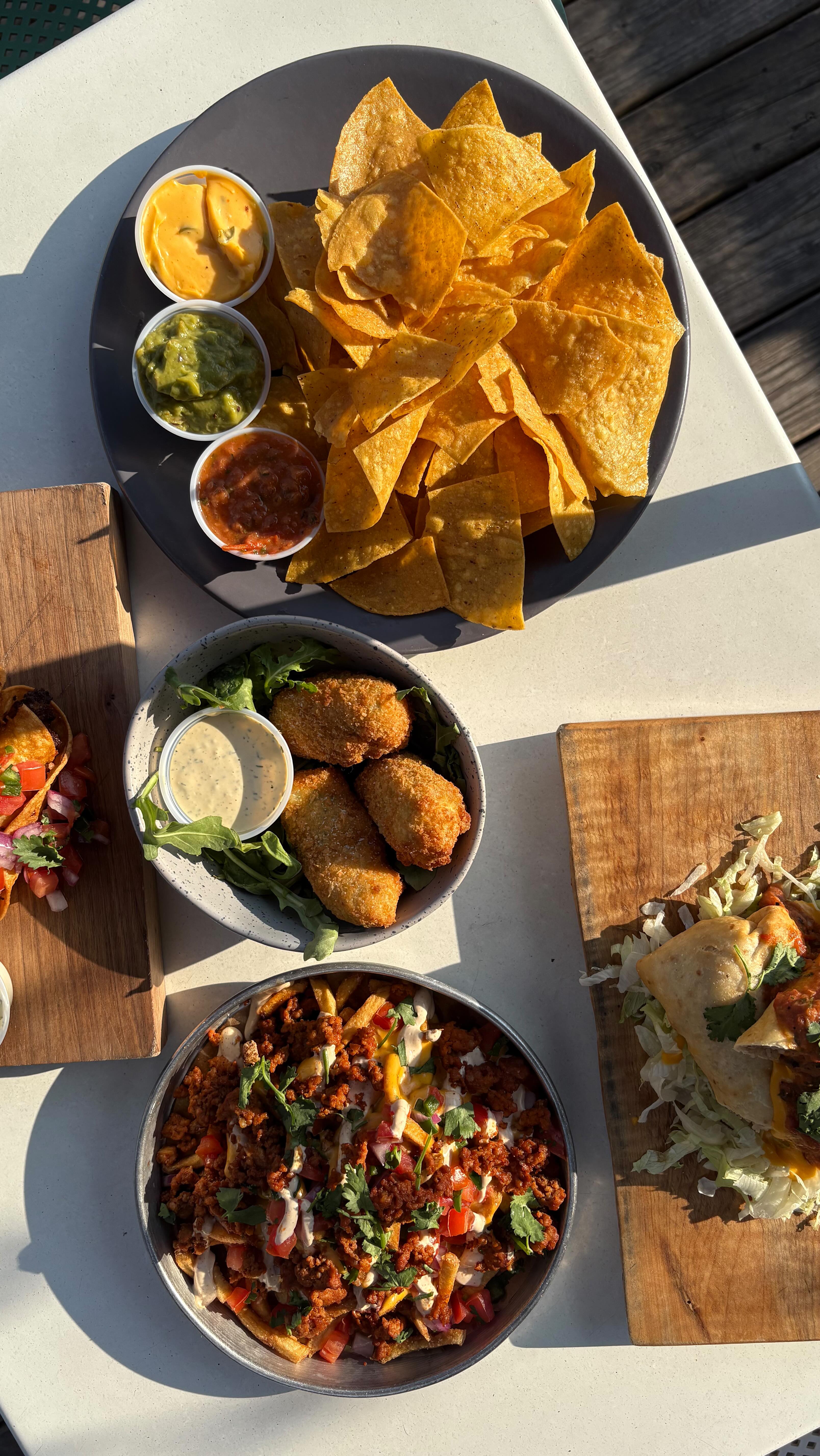 You know what time it is 🌮 Tex Mex Tuesday is back at Royal — featuring a curated Mexican-inspired menu + $7 Cowbell Cerveza and Margarita Slushies 🍻