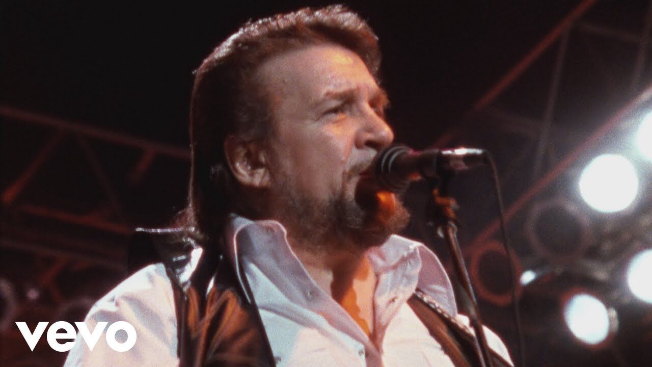 Forty-nine years ago, Waylon Jennings grabbed a #1 country single on Billboard with Are You Sure Hank Done It This Way. #MusicIsLegend https://youtu.be/2xkqpj5D1fg?si=P--94VU_kXGsOBUP