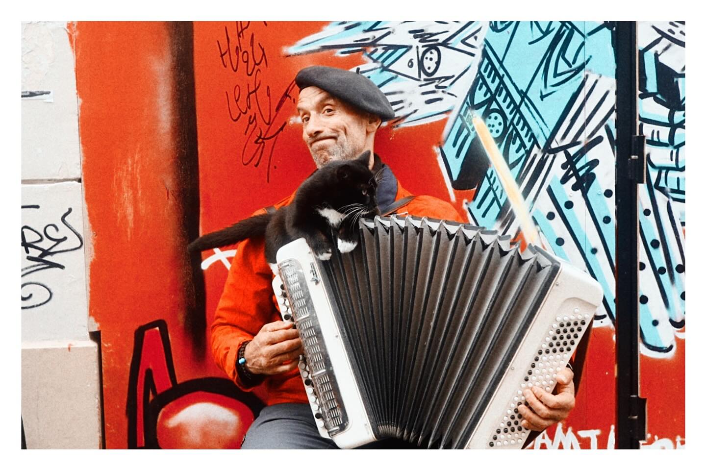 Moments in Paris. #livethelifeyoulove