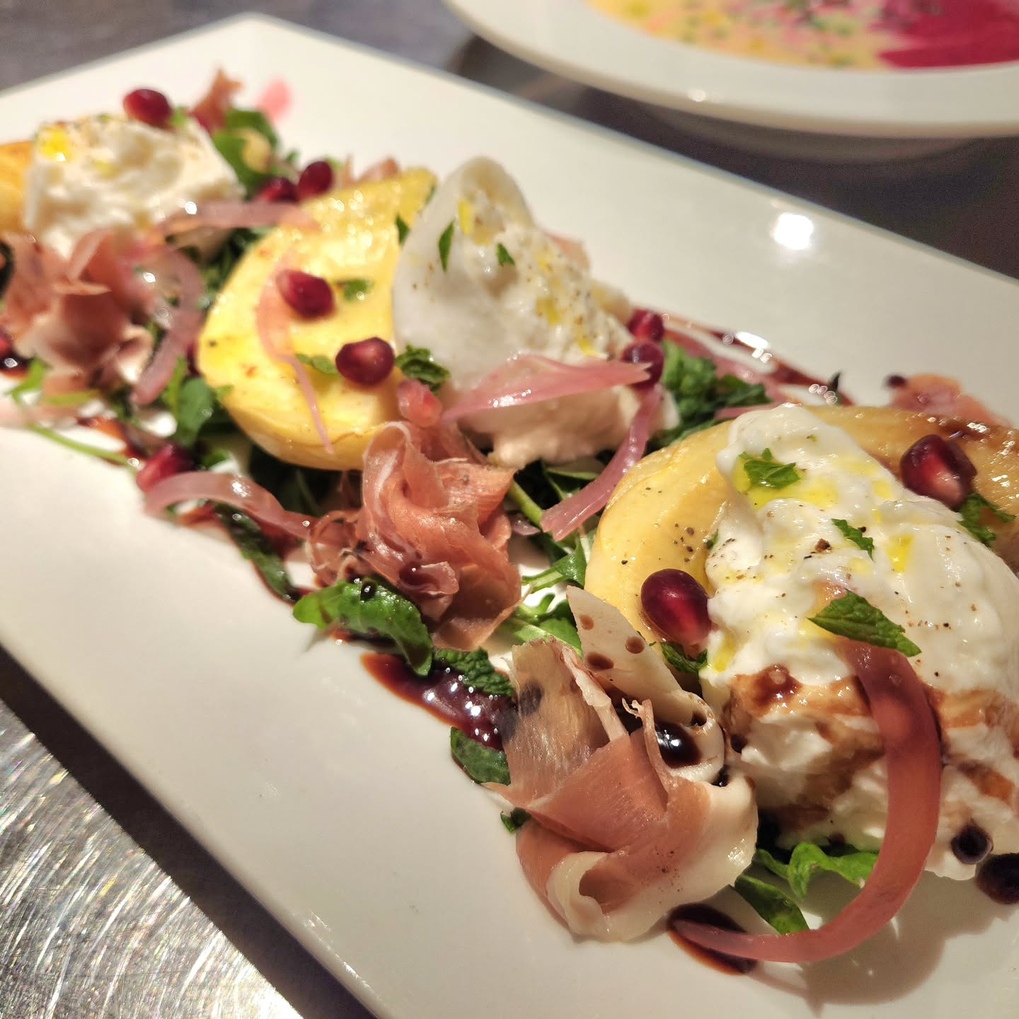✨️Burrata with artichokes, pomegranate, pickled onions and mint✨️
Book your table this week!🥂
Open Wednesday through Saturday 5 ~ 8:30
#staylocalaptos #supportlocalbusinesses #farmtotable #aptosdining #santacruzsentinelreaderschoice