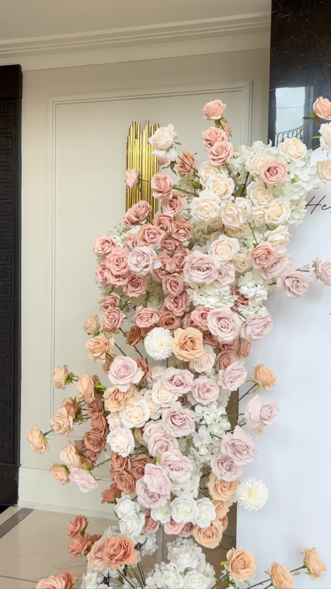 Congrats to E & A 🤎🤎🤎
#torontoweddingflorist #torontoflorist #peachwoodevents #weddingdecor #torontoweddingdesign #weddingwelcomesign