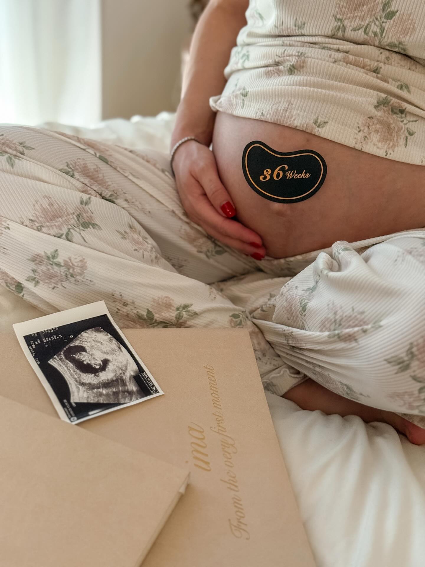 רגעים שנשמרים כמזכרת 🤍
בתמונה - אחותי היפה, הלקוחה הכי מרגשת שלי 🪬 והאחיין החדש שבדרך אלינו 🐣
לינק לחנות בביו ✨
#הריון #מעקבהריון #מתנתהריון #הריוןולידה #הריוןולידה🤰 #מתנהלהריון #מתנהלהריונית #הריוןראשון #הריוןבסטייל #בדיקתהריון #יומןהריון #אנבוקסינג #בייביבום #אולטרסאונד #מקלהריון #ליוויהריםםון #תיעודהריון #שיבאיולדות #יולדות #יולדוםםת_בקרוב🤰 #שיבאבייבי #בייביבום #מזכרתהריון #תמונתאולטרסאונדמעוצבת #תמונתאולטרסאונד #אולטרסאונדראשון #שבועותהריון #מדבקות #צילומיהריון