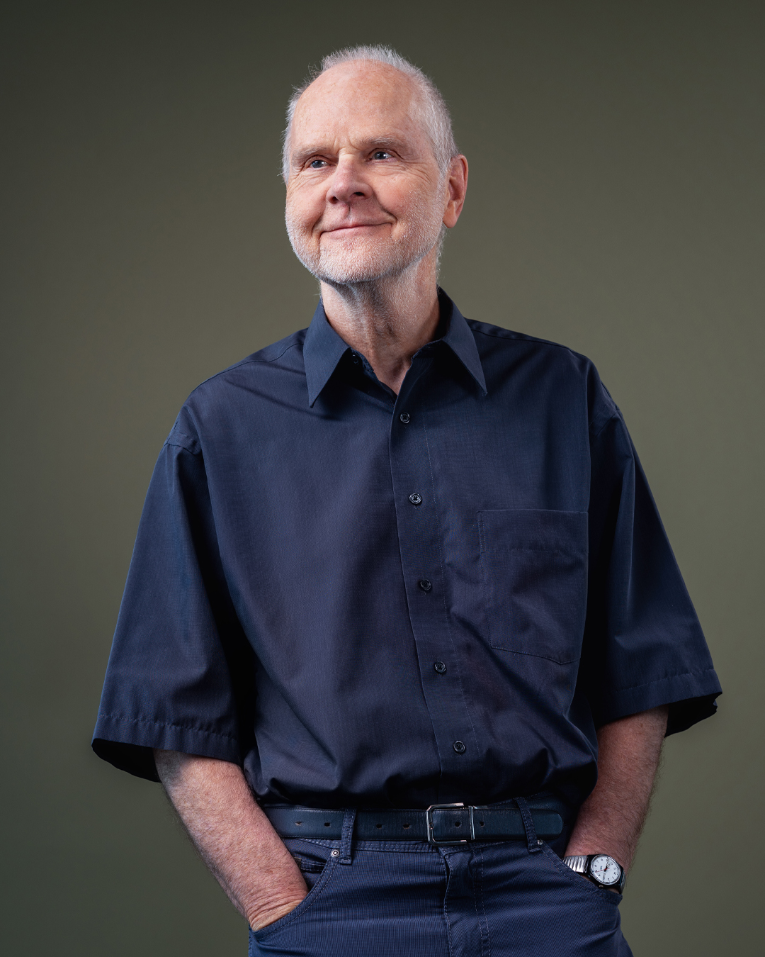 “WHITE CEDAR creates an artful harmony between gentleness and depth. A composition that celebrates the timeless strength and expressive power of cedarwood. Refined by a powdery nuance that gently smooths its distinctive sharpness”, says Jimmy Studer.