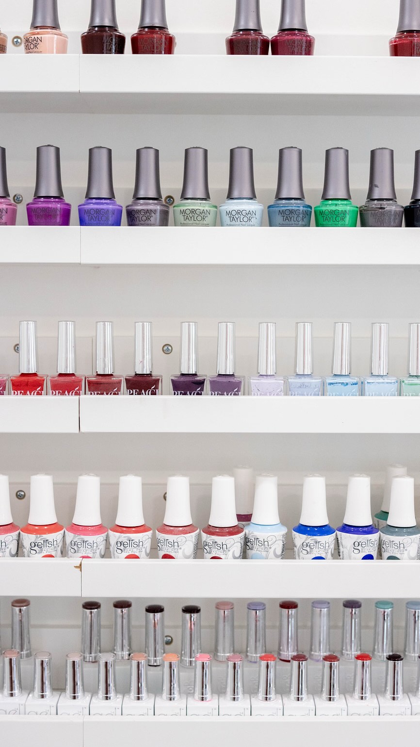 Our first snowfall this week has me feeling ❄️🎄🎅
Although I’m not mentally prepared to deal with snow, I am excited for everything cozy season brings 😍
How are you feeling about the first snowfall fall? ✨