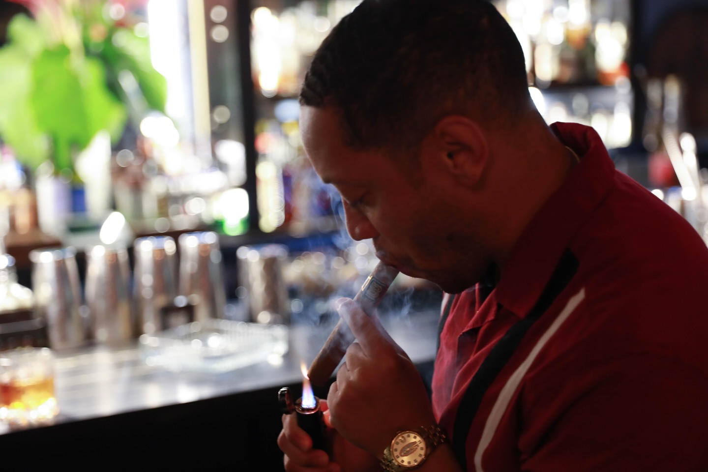 .
.
.
A steady flame and a calm draw — where craftsmanship meets composure.
Discover the balance that defines Bravado.
Try the Tranquilo Sample Pack — two hand-rolled cigars made to slow the world down.
🔗 Click the link in our bio to experience the calm.
#BravadoCigars #TranquiloSeries #LuxuryCrafted #VeteranOwned #EmbraceTheBravado