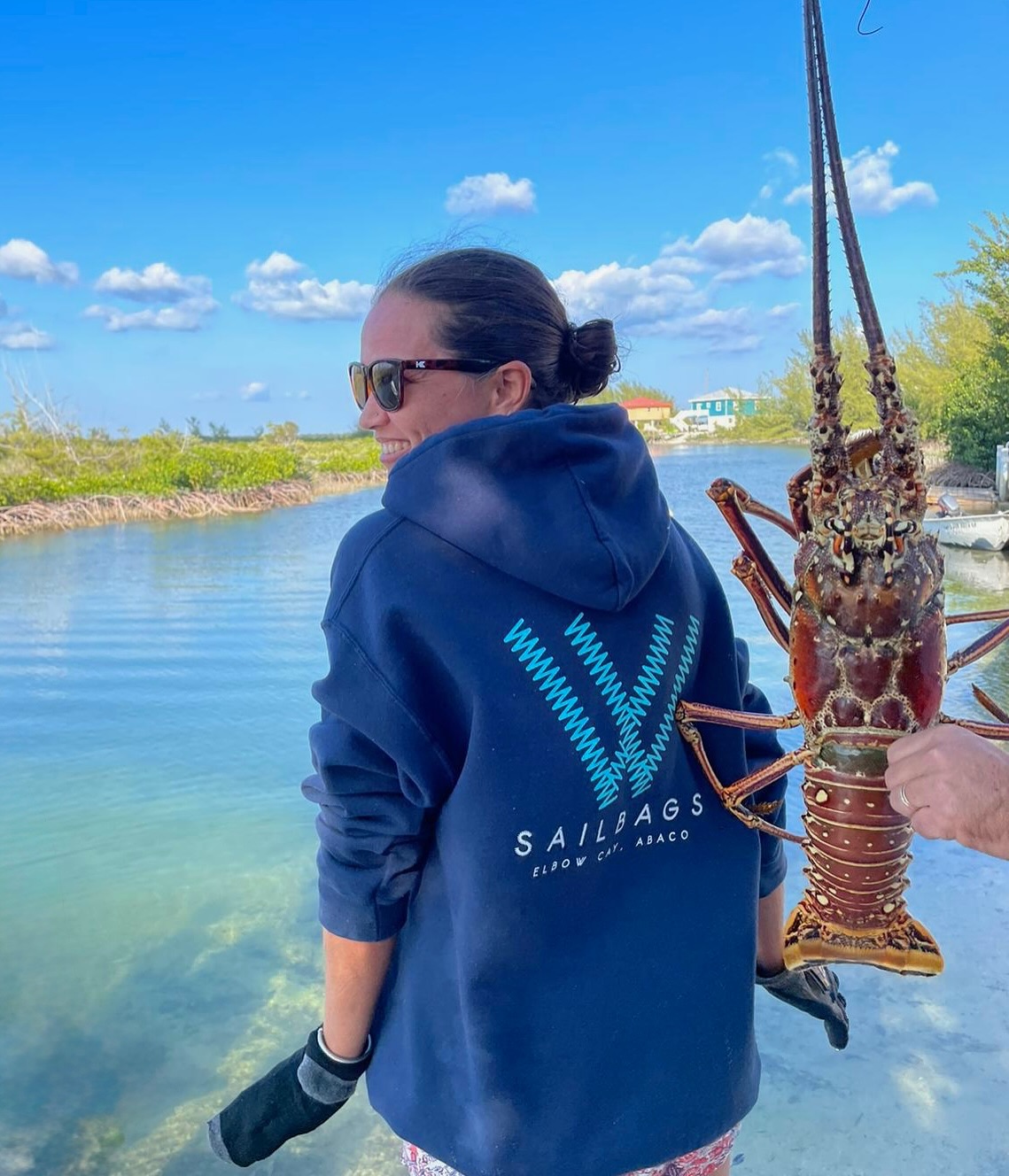 Us the second we feel a slight cool breeze: ❄️🧥☕️🥶
Yeah it gets chilly here too! Don’t worry though, we’ve got cute hoodies and sweats to match the cold vibe. Shop in store or online at wsailshop.com