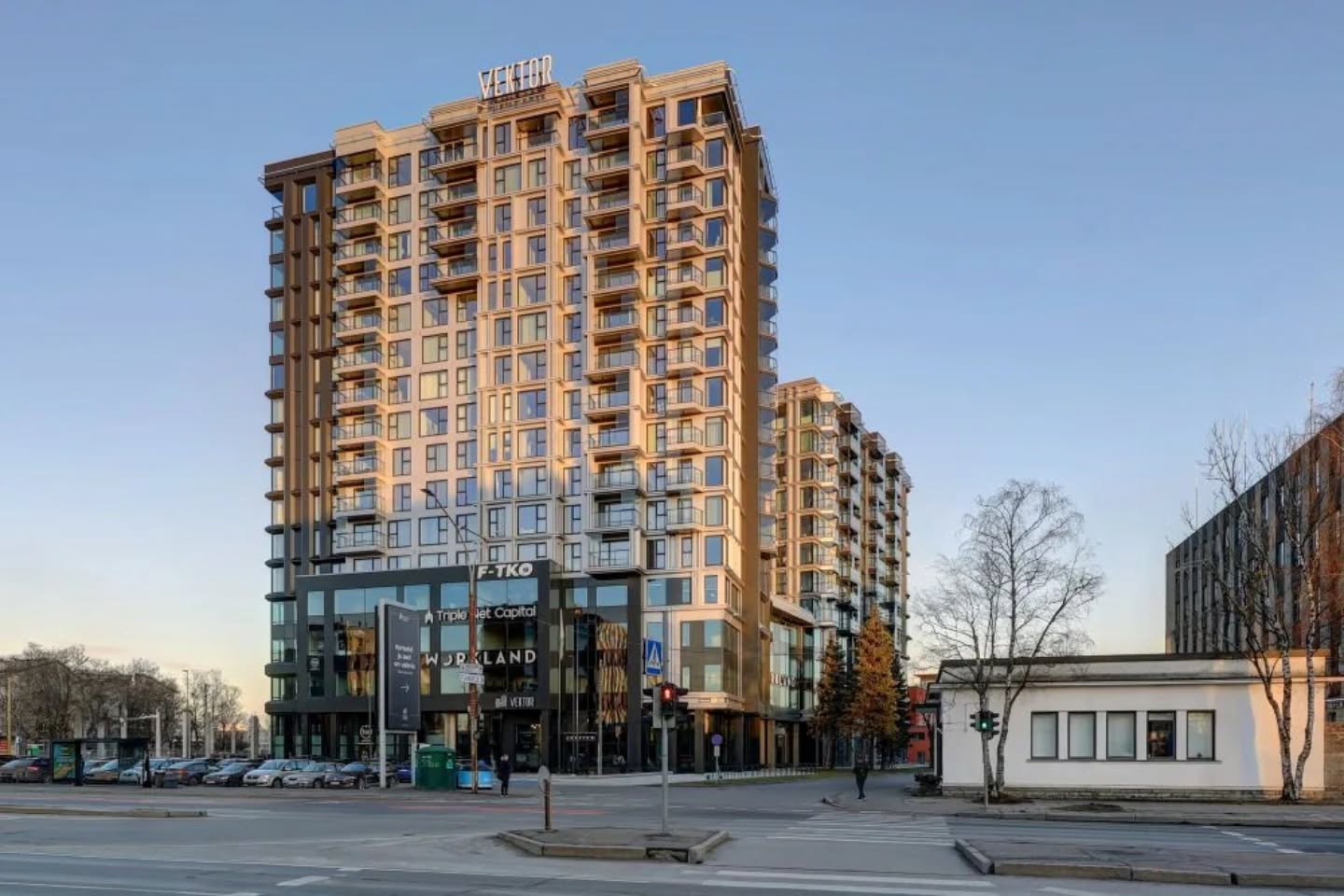 Discover modern commercial spaces on the second floor of the Vektor building. Lighting brands featured include @intralighting @linealightgroup @frandsencom @nova.luce and many others. Lead architect: @swecoestonia Architecture: @ktarchitects Interior architecture: @lauder.archi Builder: @nordecon Lighting: Hektor Light Photography by @olevmihkelmaa #hektorlight #valgusealgus #porfolio #valgustid #decorativelighting #designlamps #officelighting #ledlighting #lightingsolutions #technicallighting #lightingideas #interiordesignideas #decor #interiordecor #interiorstyle #homelighting #modernlamps #modernlighting #moderndesign #lighting #design #lightingdesign #interior #interiordesign #lamps #architecture