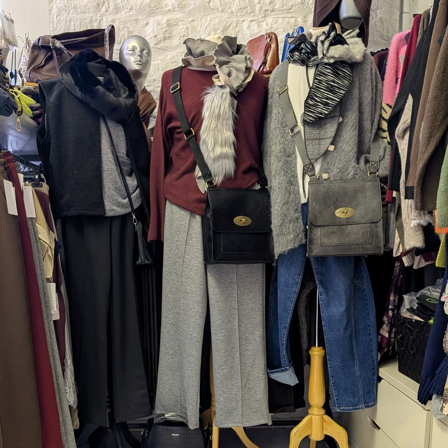 The room is ready for our Wednesday Night LIVE @6.30pm!
We have a special guest behind the camera for one night only ๐๐ค
See you soon ๐