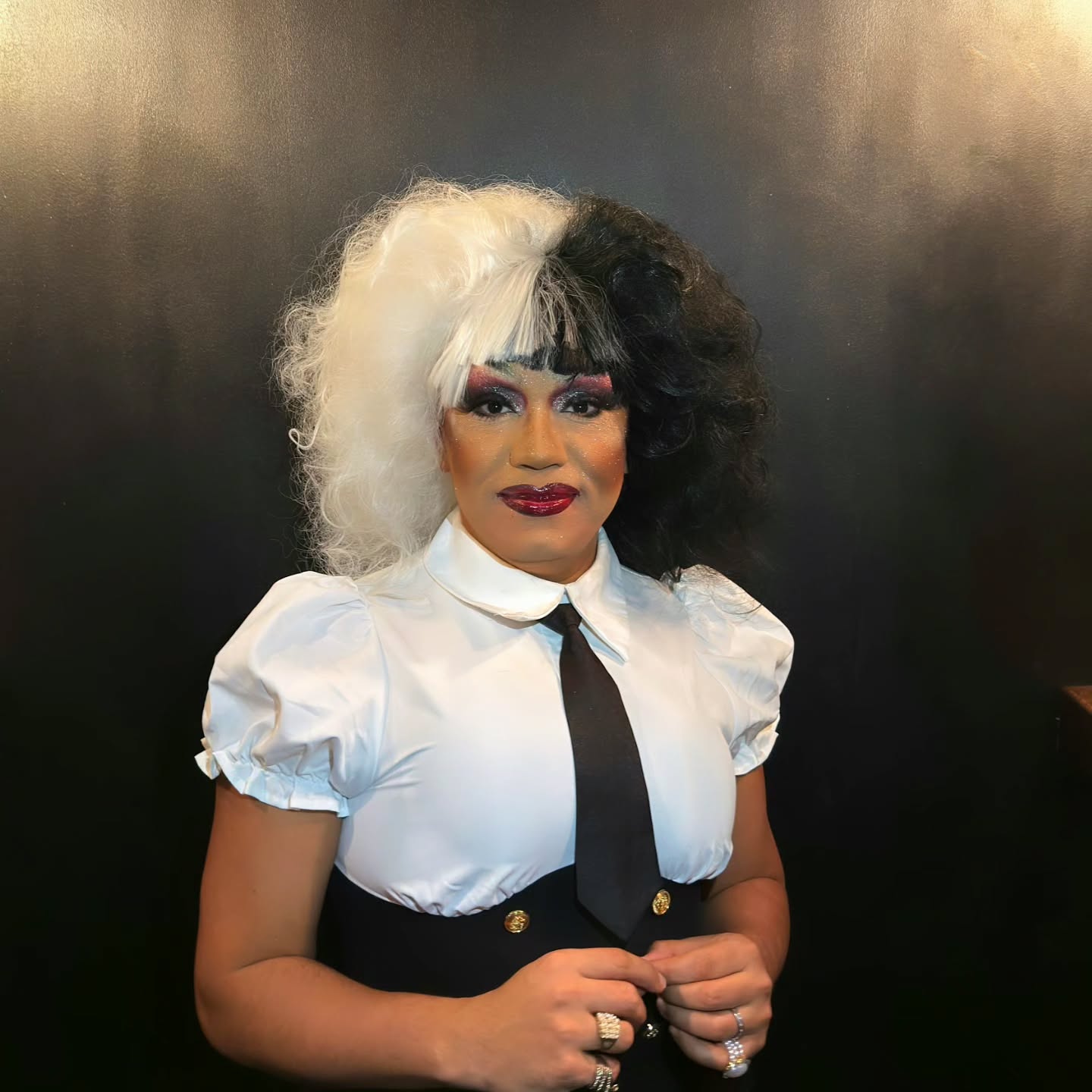 Another edition of The Fabulous Trivia Night at @streetpridebar ⭐
📸 @lynnsouz (1)
Thank you @valdemarquinn for lending me this incredible wig tonight ♥️