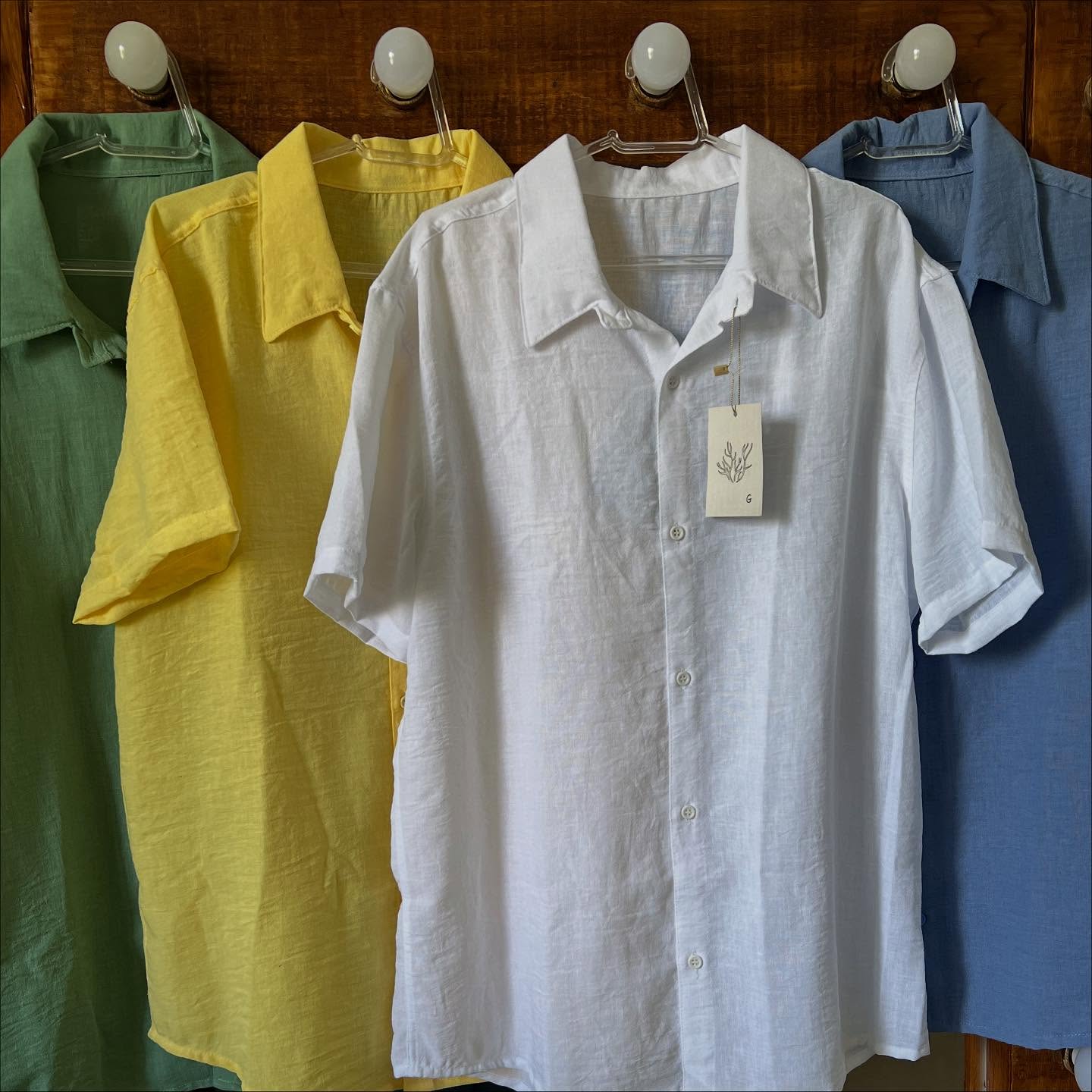 PROMOÇÃO NO LINK DA BIO da Camisa mais linda da nossa loja, Camisa Bahamas, feita no linho premium, tecido que não amassa. Perfeita para festinhas de final de ano e verão ❤️ CUIDA QUE TÁ ESGOTANDO