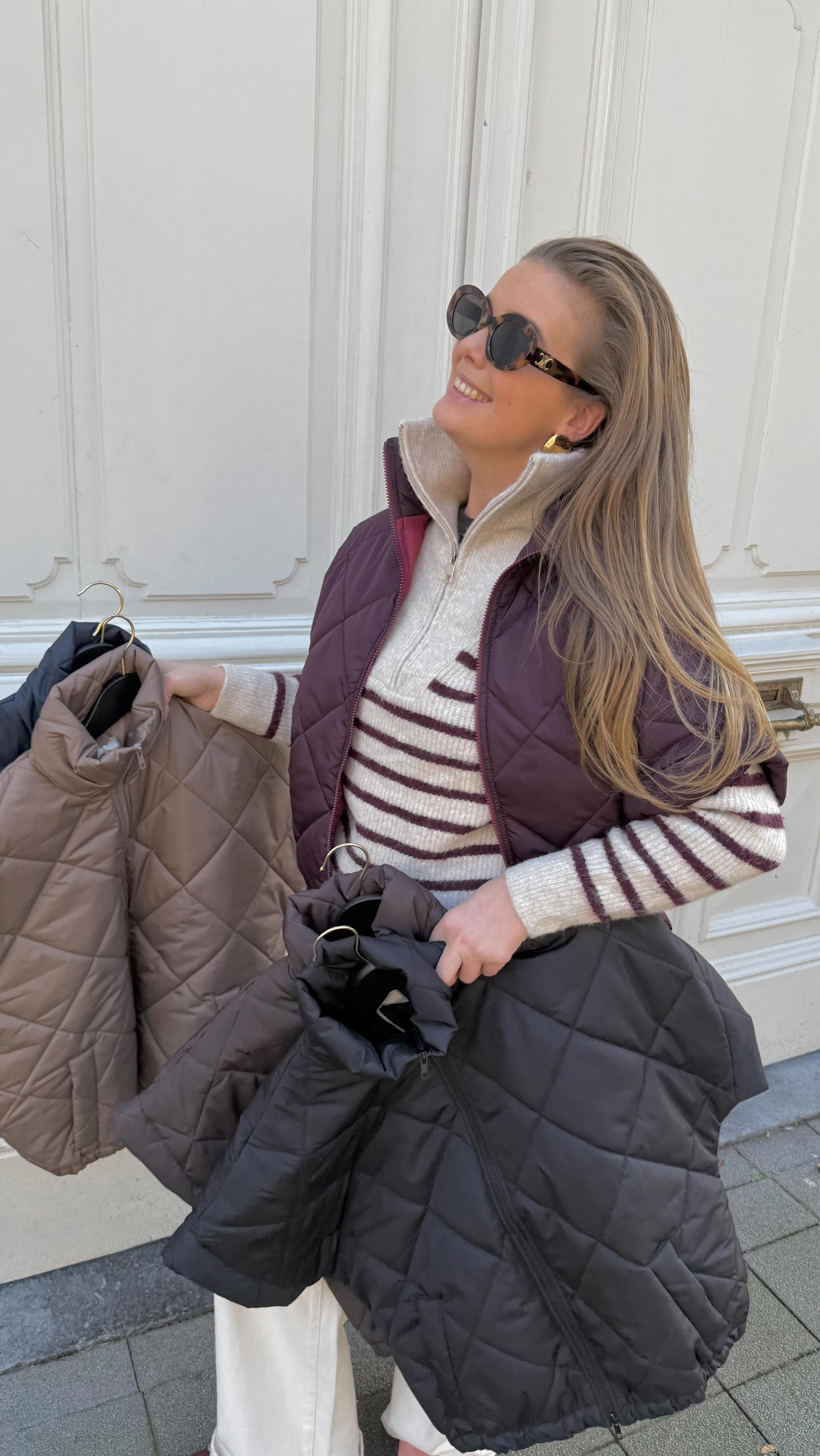 Your favorite bodywarmers are back in NEW COLORS…👀🤗
Heb jij jouw favoriet al gespot? 🧡
#bodywarmer #jackets #autumnfits #newcollection #falljackets