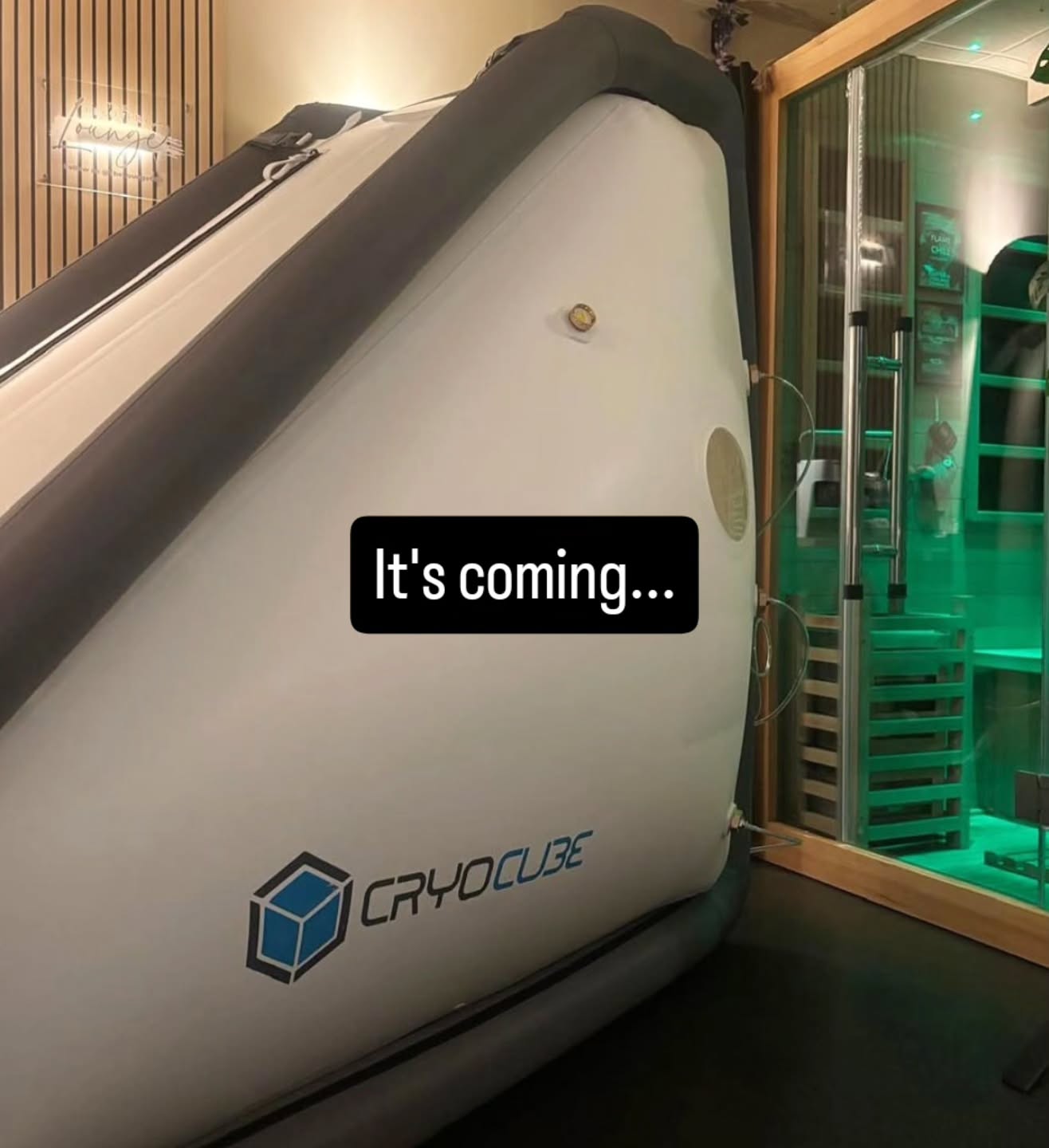 ✨ Something big is landing at The Wellness Lounge…
Hyperbaric Oxygen Therapy arrives on 18 November!
We’re teaming up with the amazing @cryo.cube to bring Cardiff an entirely new level of recovery, energy and performance. 🚀💨
If you’ve never tried Hyperbaric Oxygen Therapy (HBOT) before, here’s why everyone’s talking about it:
💧 Speeds up healing & recovery
⚡ Boosts energy and mental clarity
🧠 Supports brain health & cognitive function
🔥 Reduces inflammation
🛌 Improves sleep quality
🏃♂️ Enhances athletic performance & endurance
💆♀️ Accelerates recovery from injuries and fatigue
🌿 Strengthens immunity
✨ Promotes collagen, skin health & glow
We’re levelling up our Oxygen Therapies… and this is just the beginning.
Available on Fresha from 18th of November!
Let’s breathe deeper, recover faster, and feel better than ever. 💚
Any questions, drop us a line!
#HyperbaricOxygenTherapy #HBOT #OxygenTherapy #AdvancedRecovery #CellularHealing #DeepRecovery #WellnessInnovation #BiohackingUK #PerformanceRecovery #AthleteRecovery