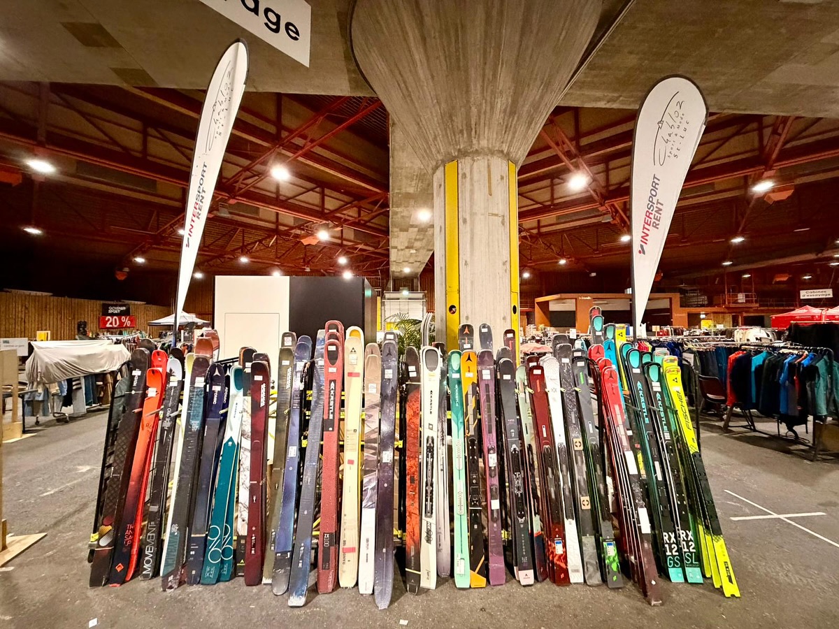 ❄️ On vous attend dès demain à la Braderie de Martigny ! ❄️
Ne manquez pas cette occasion unique de vous équiper pour l’hiver 🏔️
👉 Matériel top qualité
👉 Prix cassés
👉 Conseils personnalisés
On se réjouit de vous voir et de vous aider à trouver tout ce qu’il vous faut pour la saison ⛷️🧤🧥
📍 Braderie de Martigny - Martignyexpo– dès demain !
#braderiedemartigny #BonnesAffaires #Hiver2025-2026