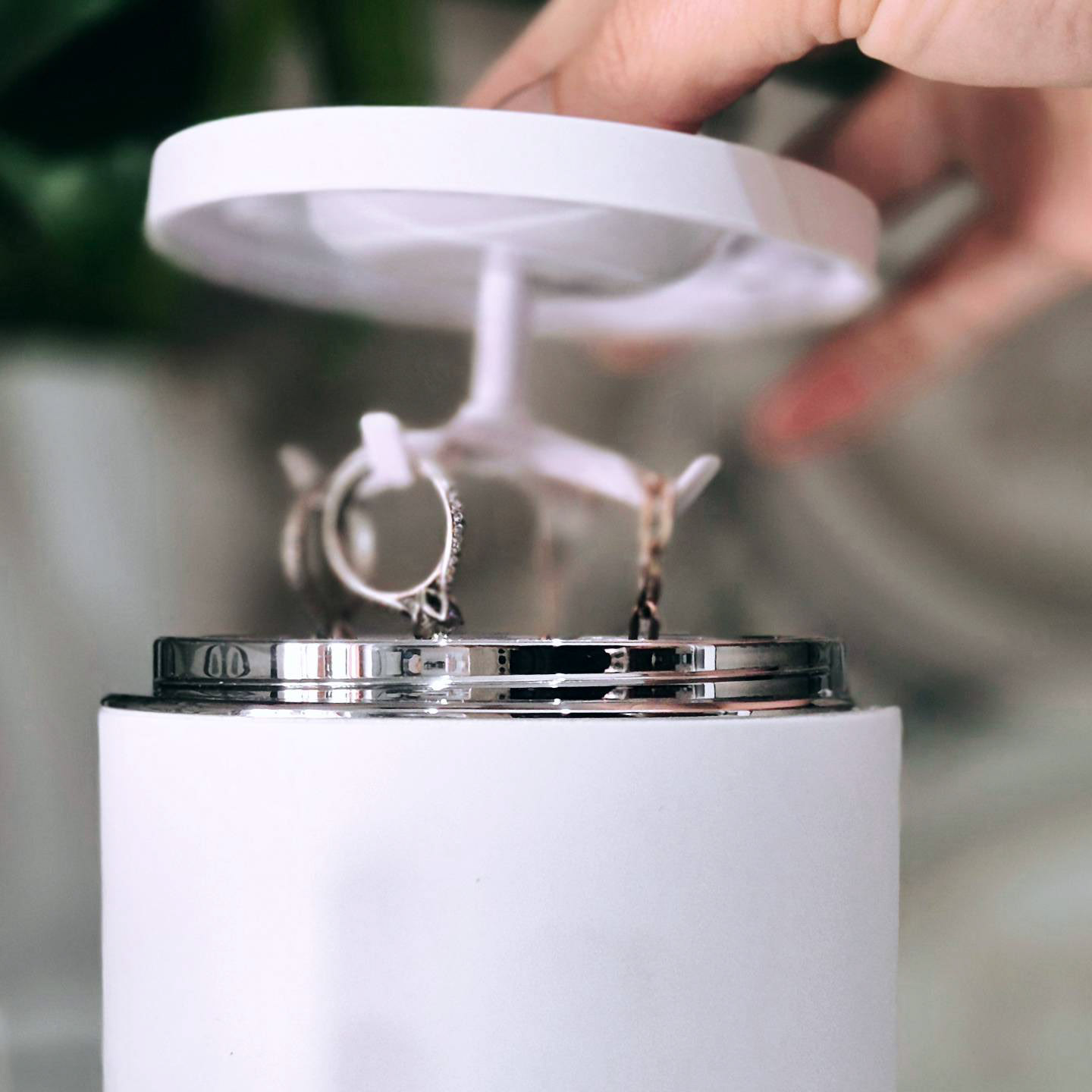 Are you stuck on a gift idea? This little jewellery cleaner is the perfect solution. With a beautiful clean, compact design it will fit any home.
This is Ultra Sonic Jewellery Cleaner that send small vibrations through the solution to remove hidden dirt and oils from jewellery and beneath your diamonds. Your jewels will sparkle like new without having to take your jewellery out of your home.
You can find the Ultra Sonic Jewellery Cleaner along with other jewellery cleaning solutions on our website now... www.tayhadesigns.com.au/sale