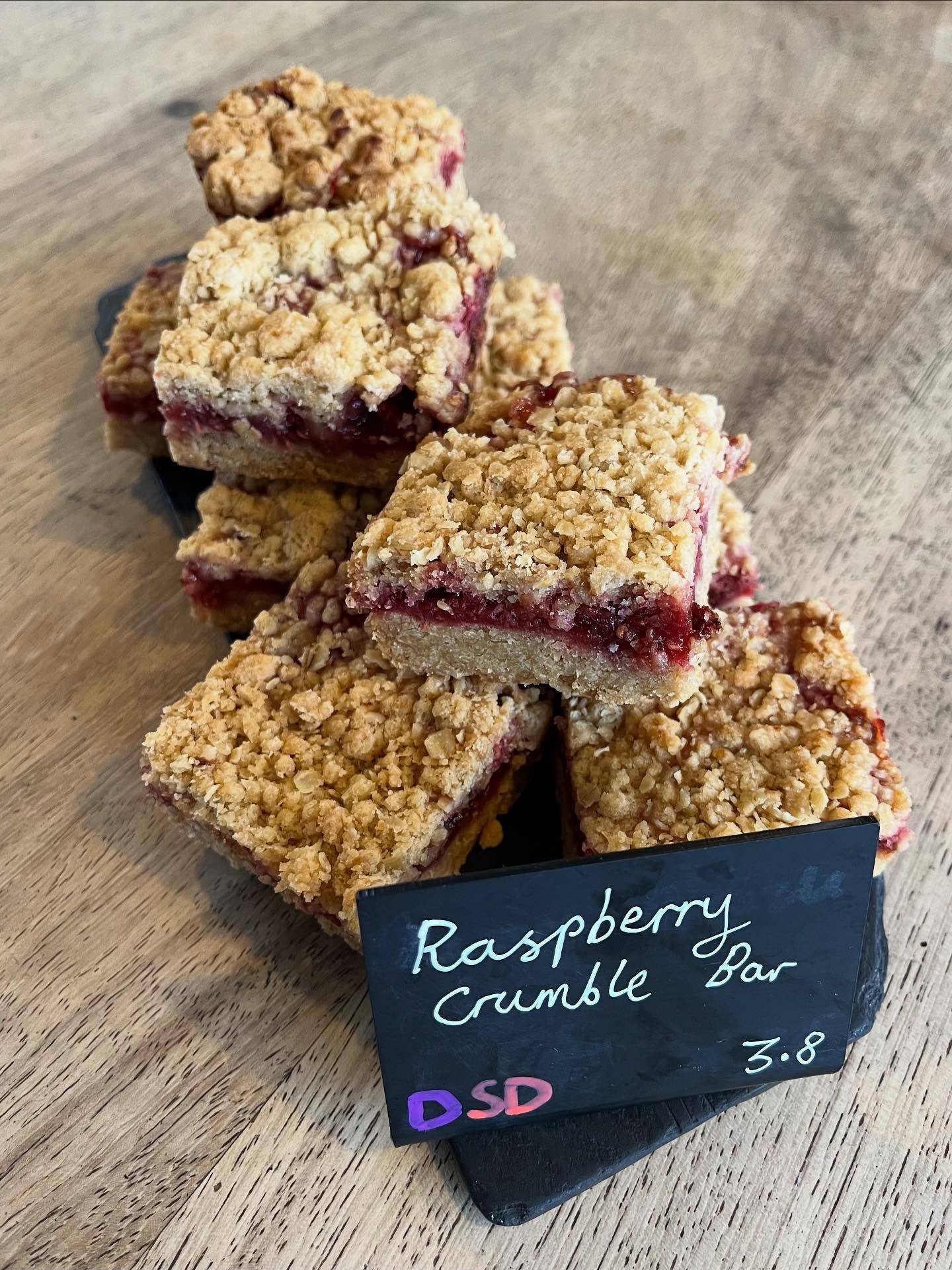 A little slice of comfort on these chillier days!🧣Our Raspberry Crumble Bar is the perfect cozy treat to round off your coffee today! 🍓☕️
#themeadowcafe #themeadowcafechelt #raspberry #raspberrycrumble #crumble #crumblebars #localcafe #visitcheltenham #visitgloucestershire #cotswolds #cheltenhamfood #cheltenhamlife