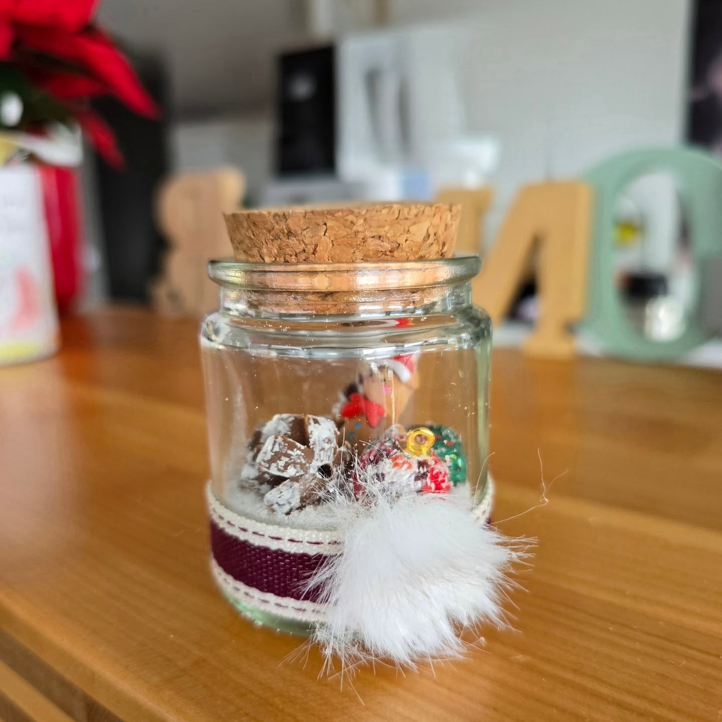 🥰 En pleine créations de Noël 🎄
🏪 Vous pourrez trouver mes créas au Ptit Mag d'Ogoz à Avry-devant-Pont en Gruyère.
🏡 Lors de mon Marché de Noël des 04-05-06 décembre à Avry-devant-Pont en Gruyère. Sur inscription.
😍 Venez découvrir les produits Valaisans de Là-haut cosm'éthiques naturels. 🇨🇭
Pour toutes informations et réservations : www.entrelacsetmontagnes.ch
Au plaisir
Isabelle